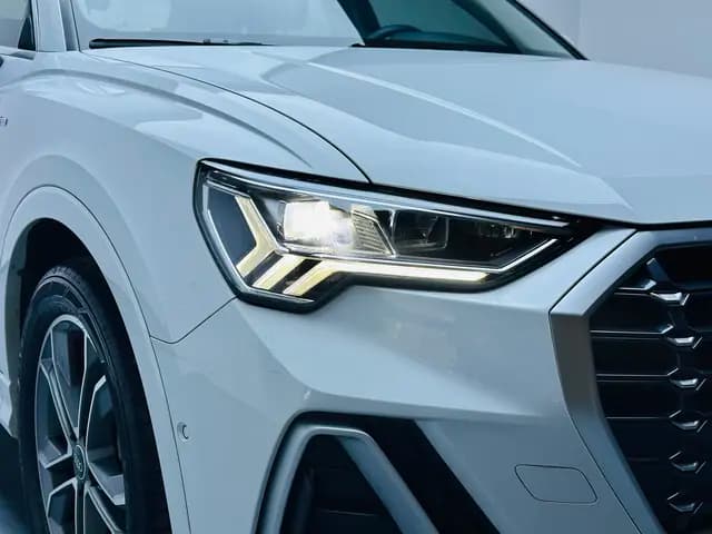 Audi Q3 2022 г. 31634 км. — фото 12