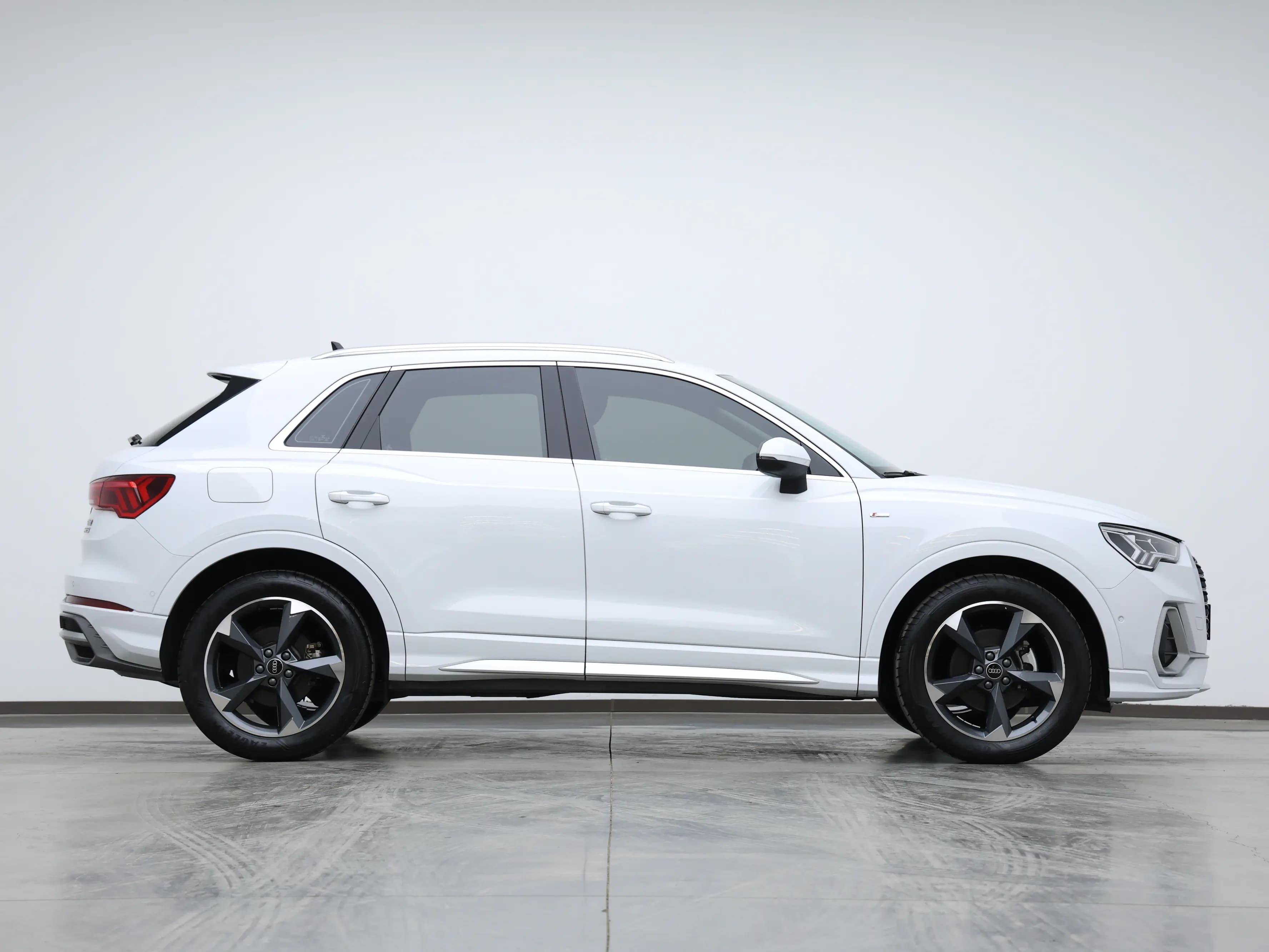 Audi Q3 2022 г. 26735 км. — фото 8