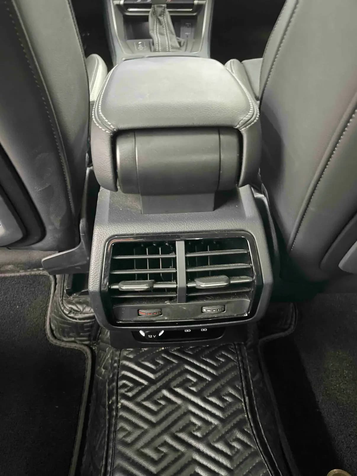 Audi Q3 2023 г. 27136 км. — фото 18