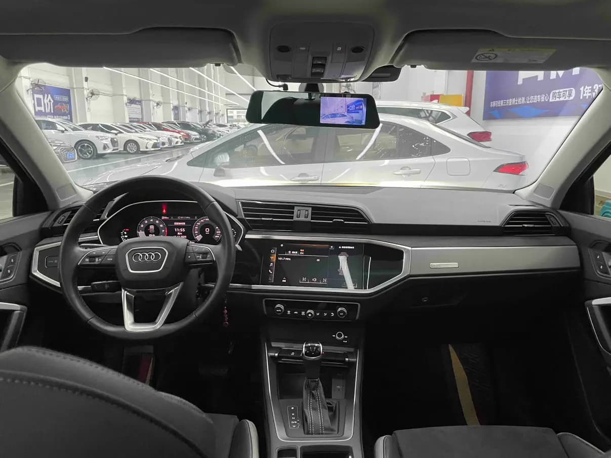 Audi Q3 2023 г. 27136 км. — фото 20