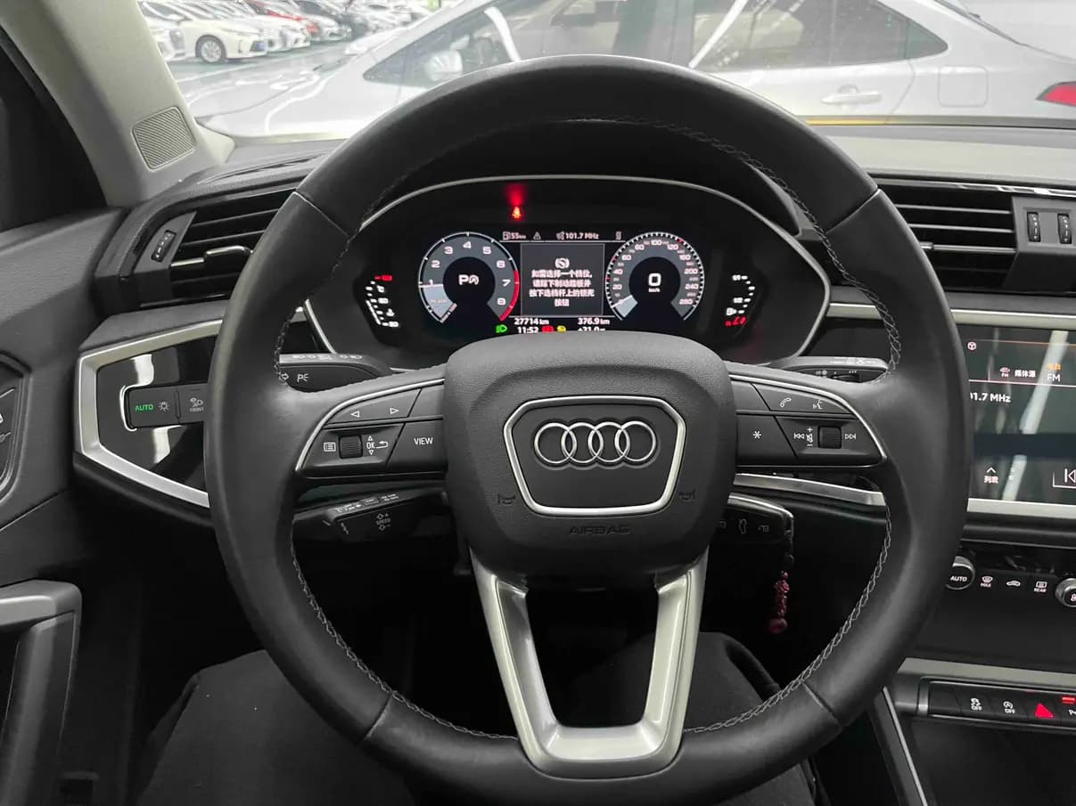 Audi Q3 2023 г. 27136 км. — фото 22
