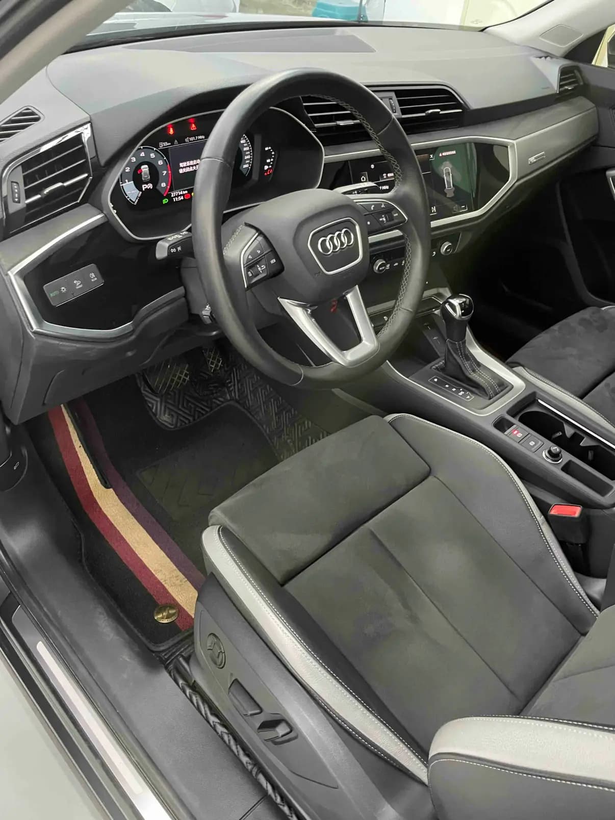 Audi Q3 2023 г. 27136 км. — фото 10
