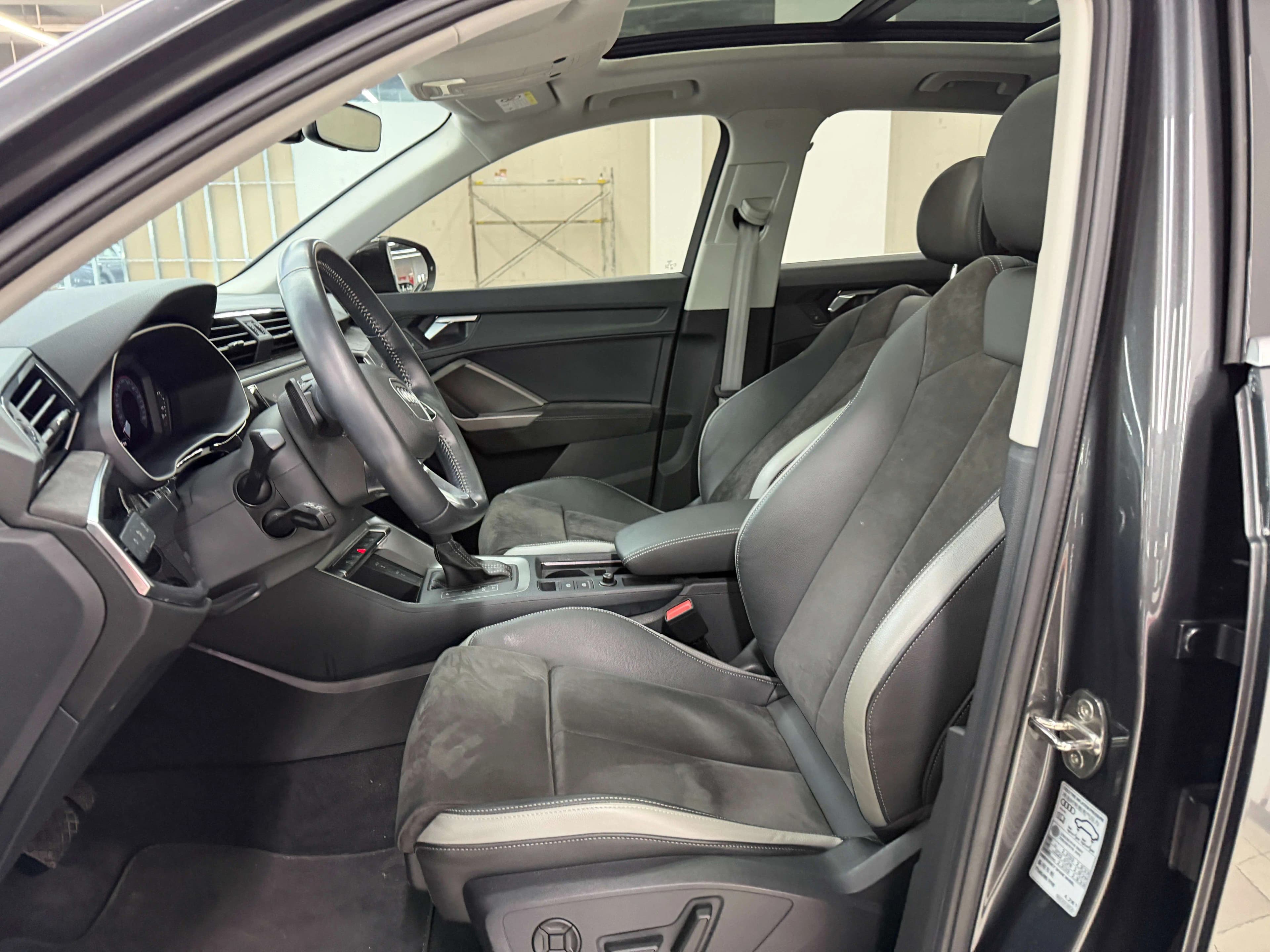 Audi Q3 2021 г. 30140 км. — фото 14