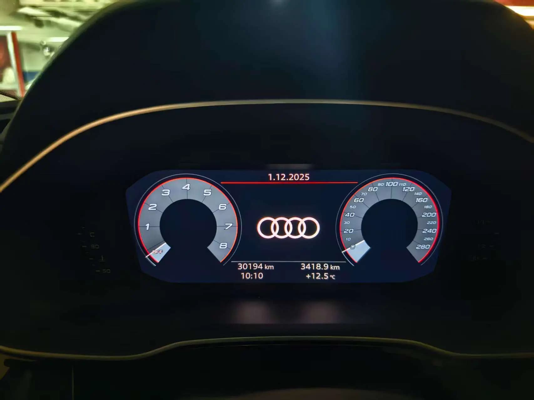 Audi Q3 2021 г. 30140 км. — фото 10