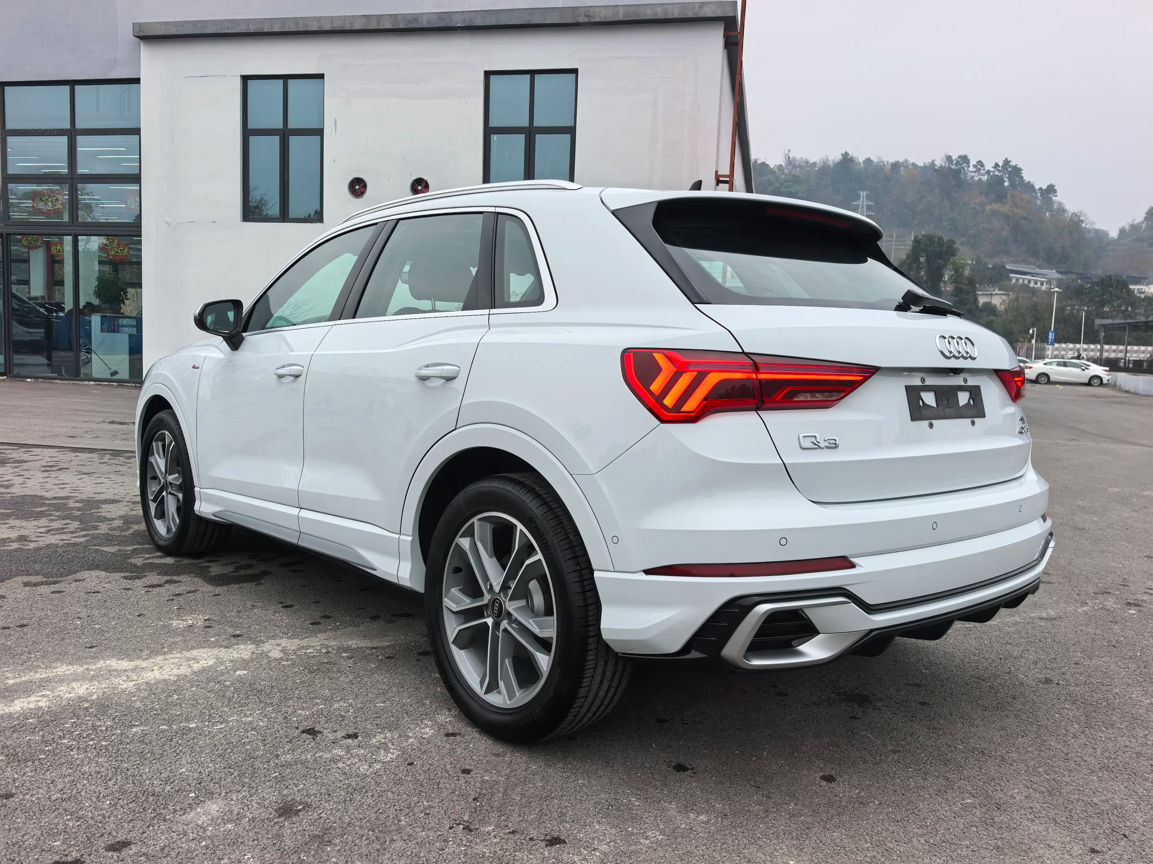 Audi Q3 2024 г. 6041 км. — фото 4