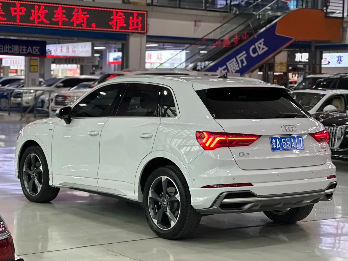 Audi Q3 2021 г. 39142 км. — фото 4