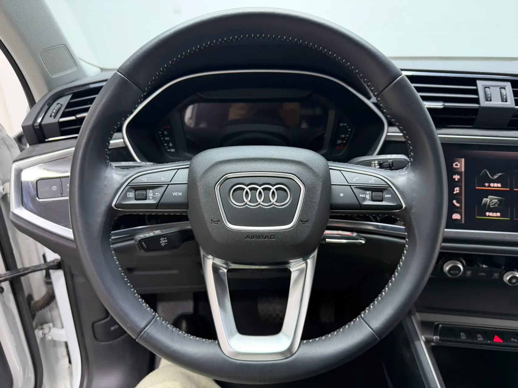 Audi Q3 2021 г. 42645 км. — фото 17