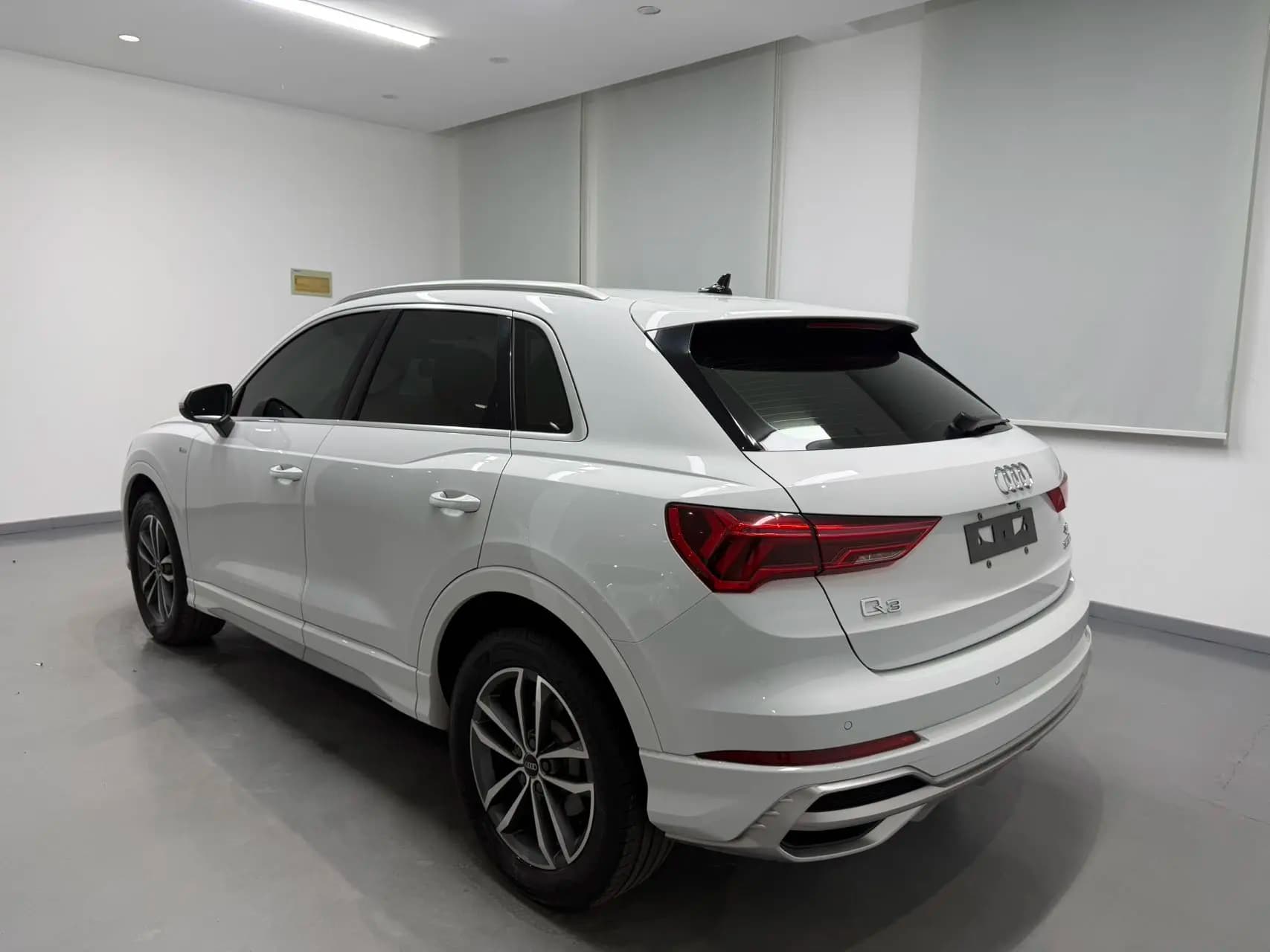 Audi Q3 2021 г. 42645 км. — фото 4