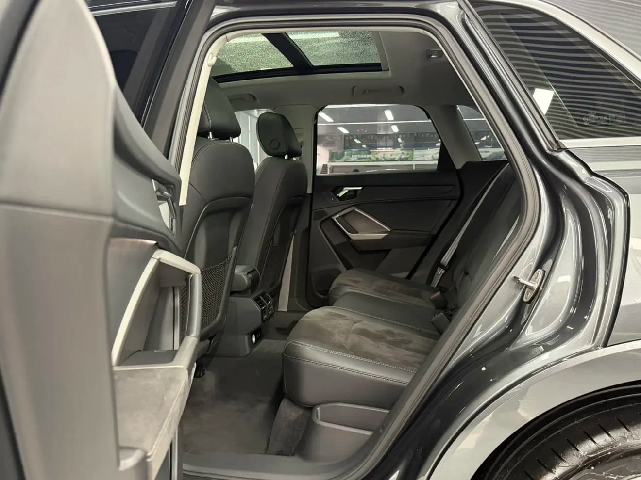 Audi Q3 2022 г. 42148 км. — фото 13