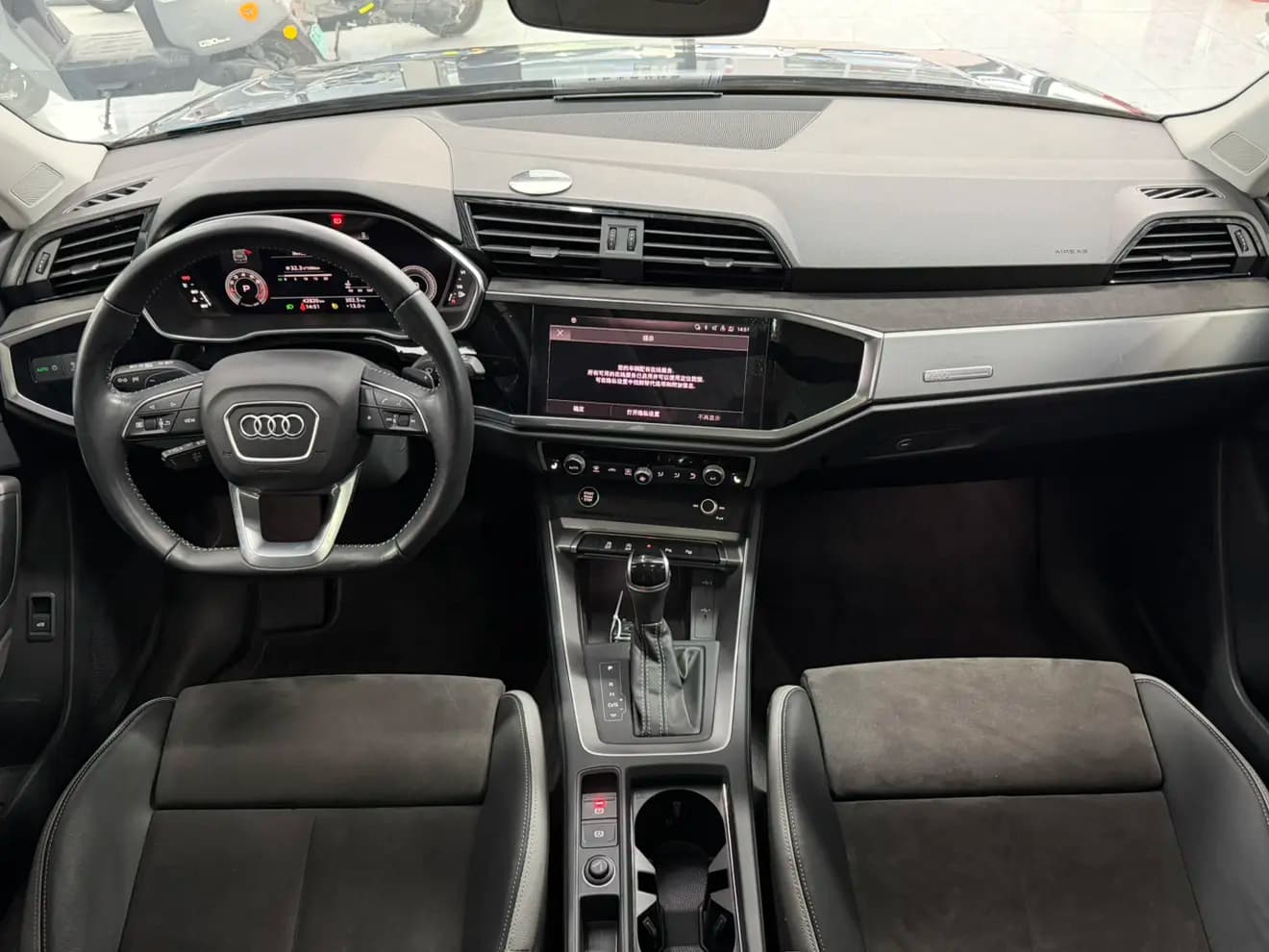 Audi Q3 2022 г. 42148 км. — фото 8