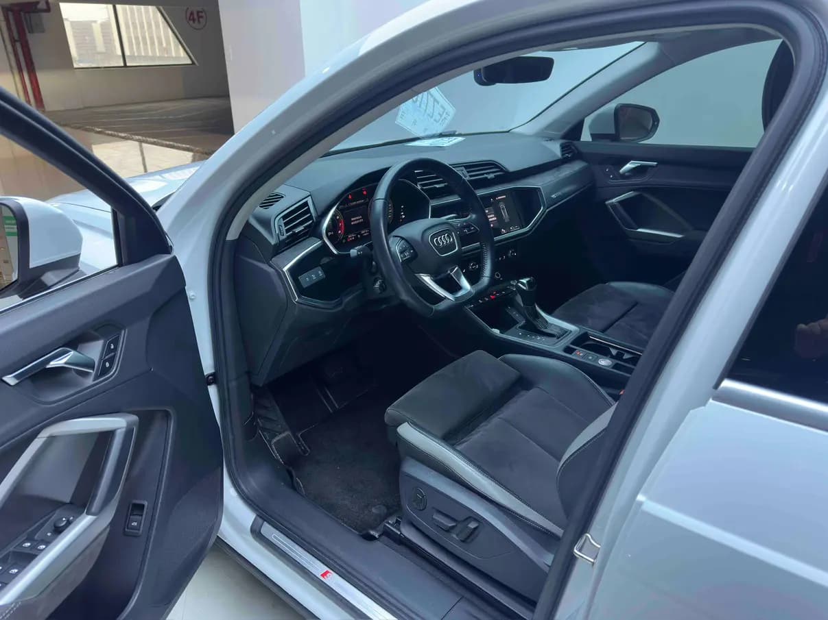 Audi Q3 2022 г. 30000 км. — фото 19
