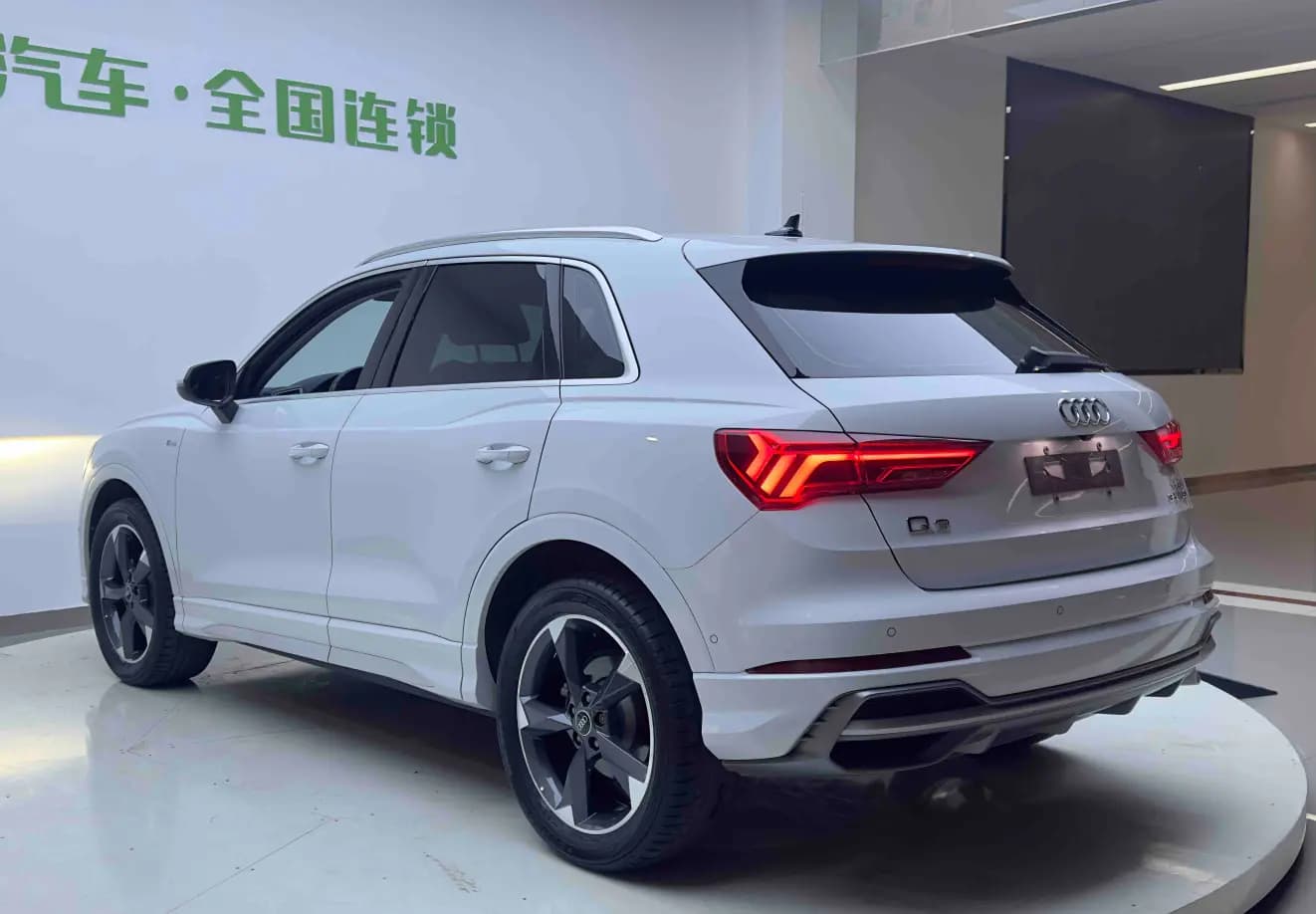Audi Q3 2022 г. 30000 км. — фото 5