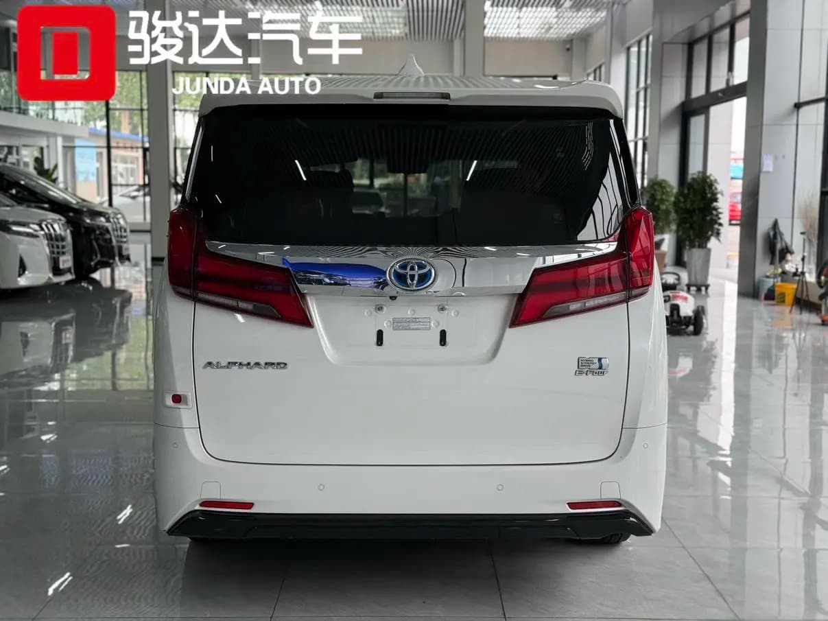 Toyota Alphard 2021 г. 70137 км. — фото 5