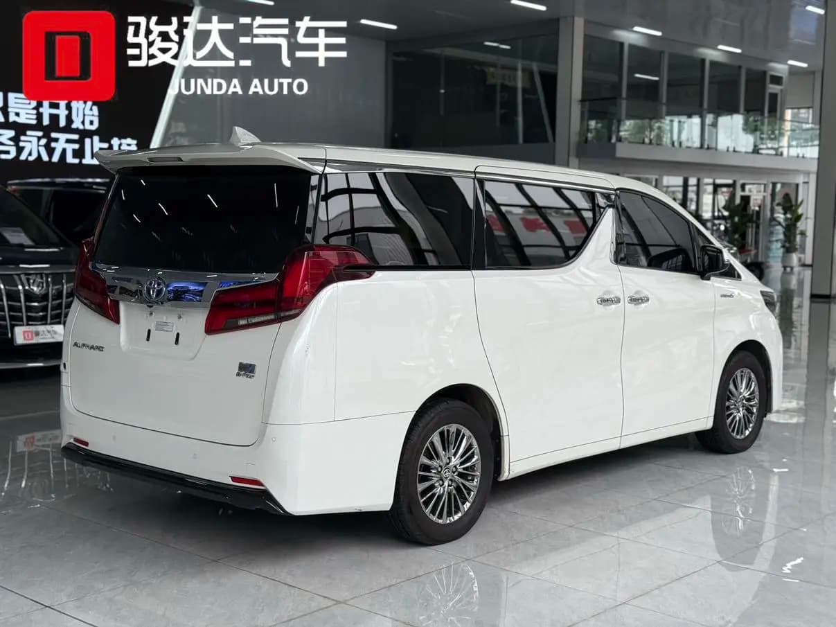 Toyota Alphard 2021 г. 70137 км. — фото 6