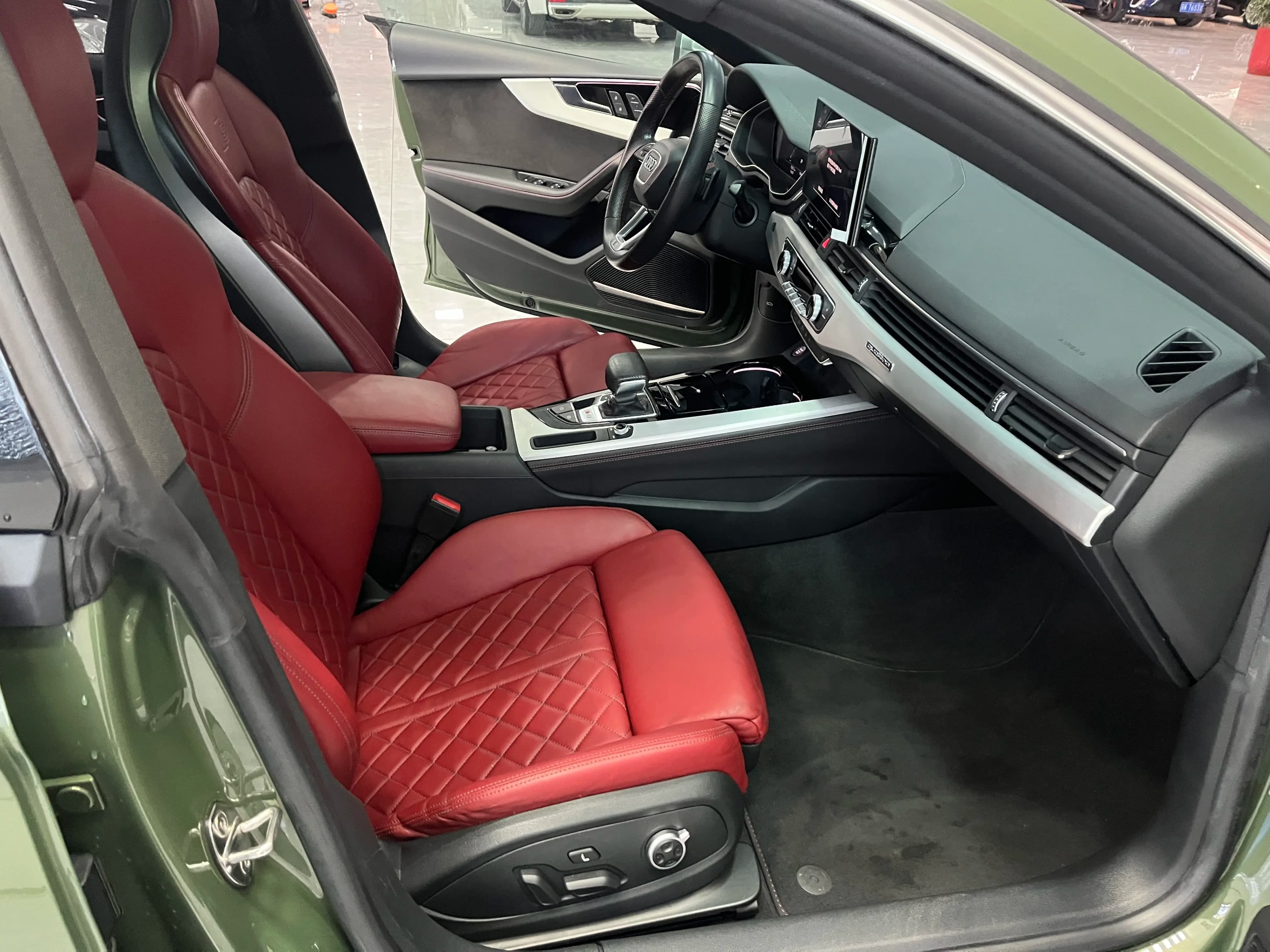 Audi S5 2021 г. 70344 км. — фото 12