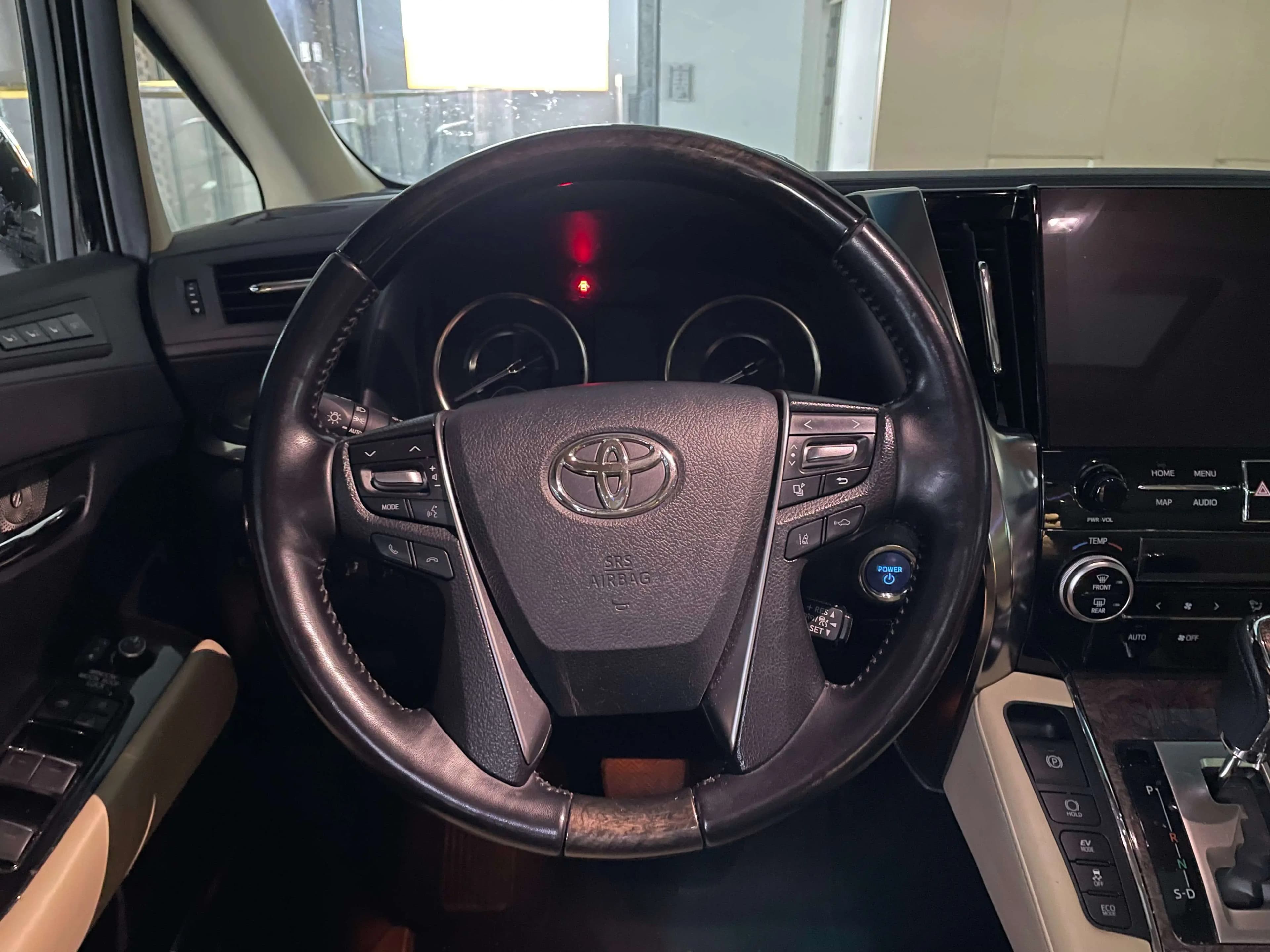 Toyota Crown Wellfire 2022 г. 82059 км. — фото 11
