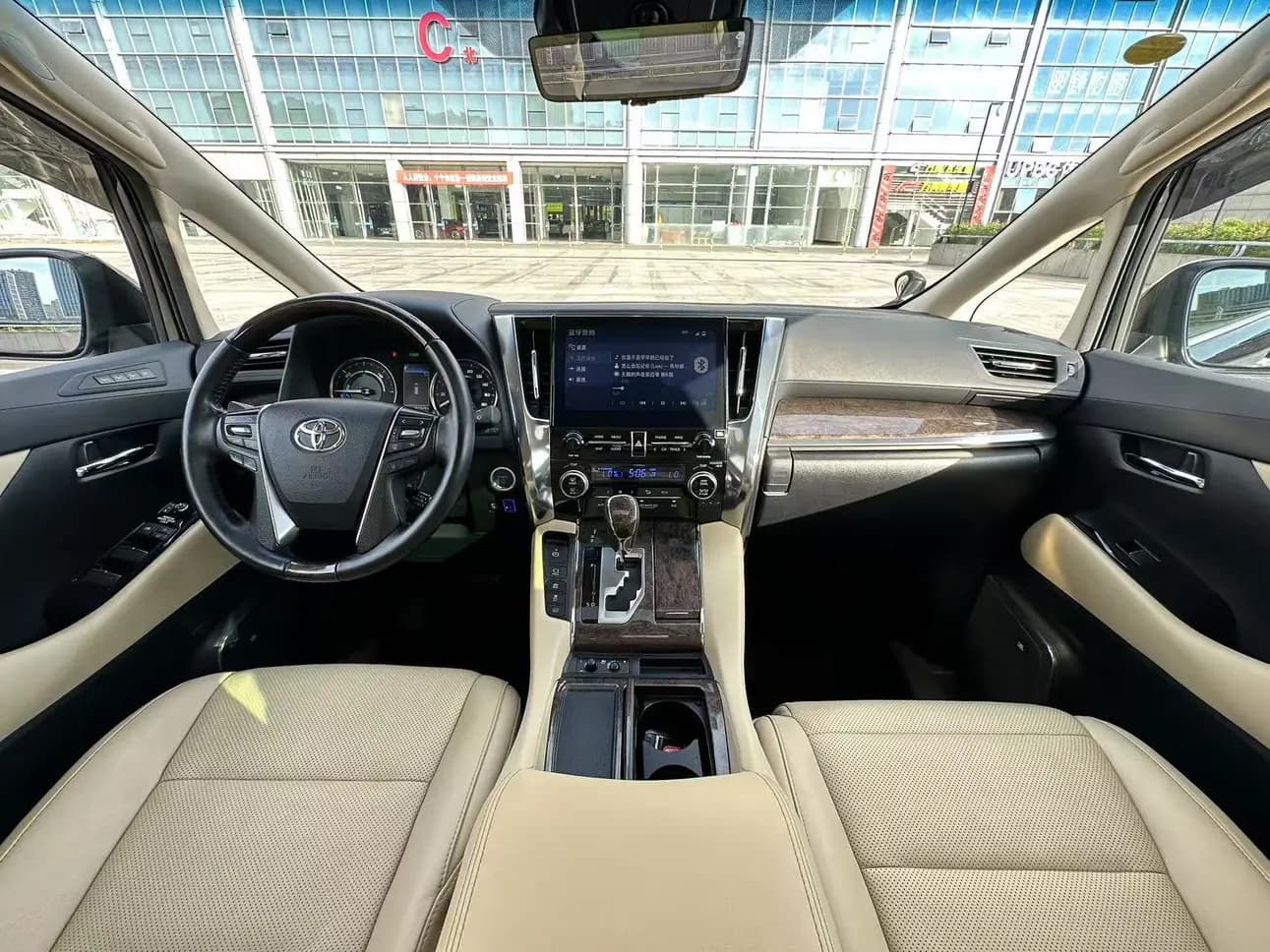 Toyota Crown Wellfire 2021 г. 100060 км. — фото 8