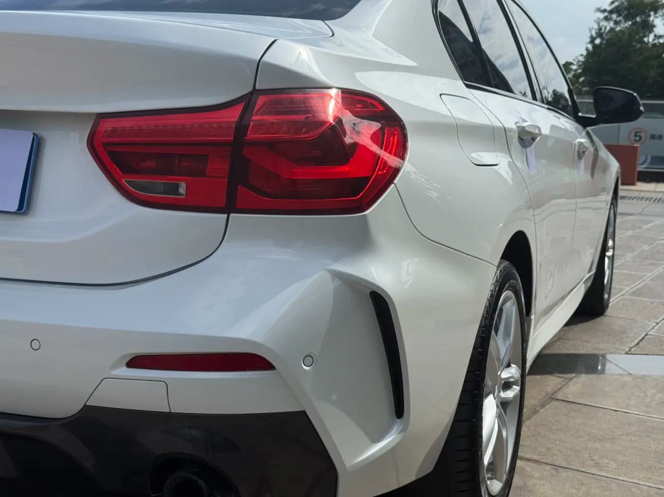 BMW 1 Series 2022 г. 61273 км. — фото 17