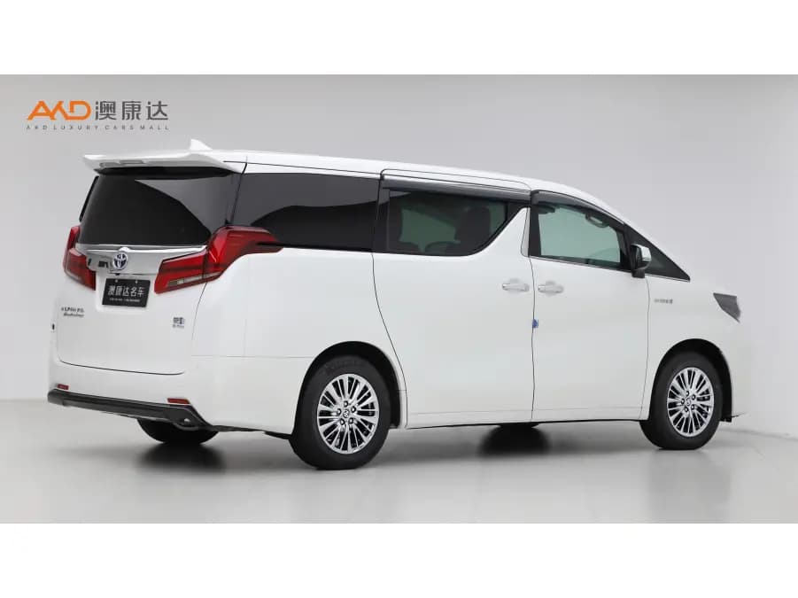 Toyota Alphard 2023 г. 45346 км. — фото 4