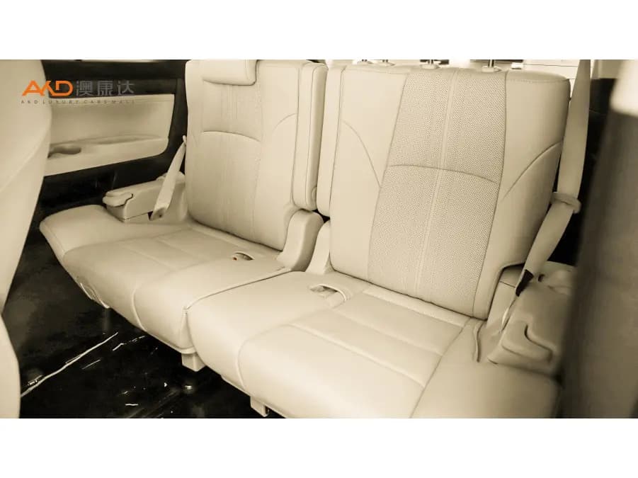 Toyota Alphard 2023 г. 45346 км. — фото 9