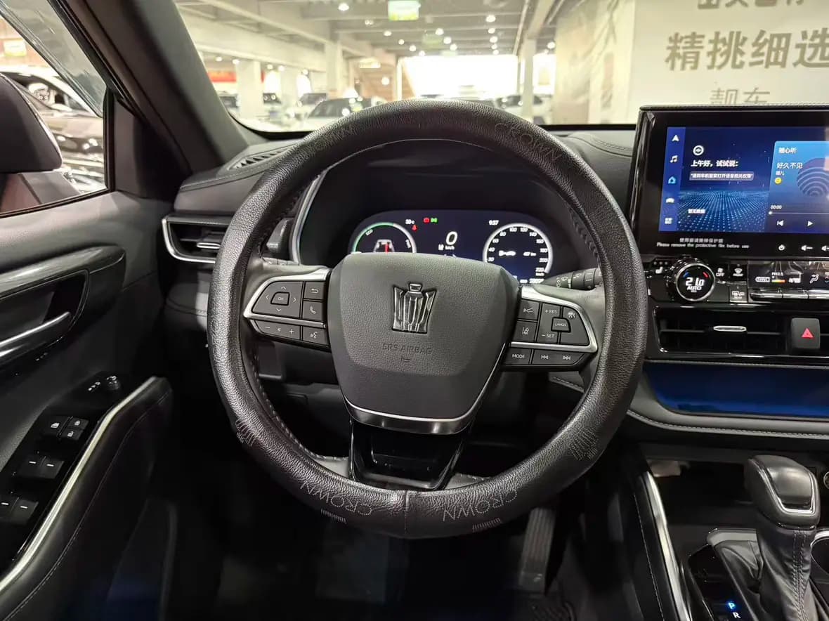 Toyota Crown Kluger 2024 г. 28143 км. — фото 13