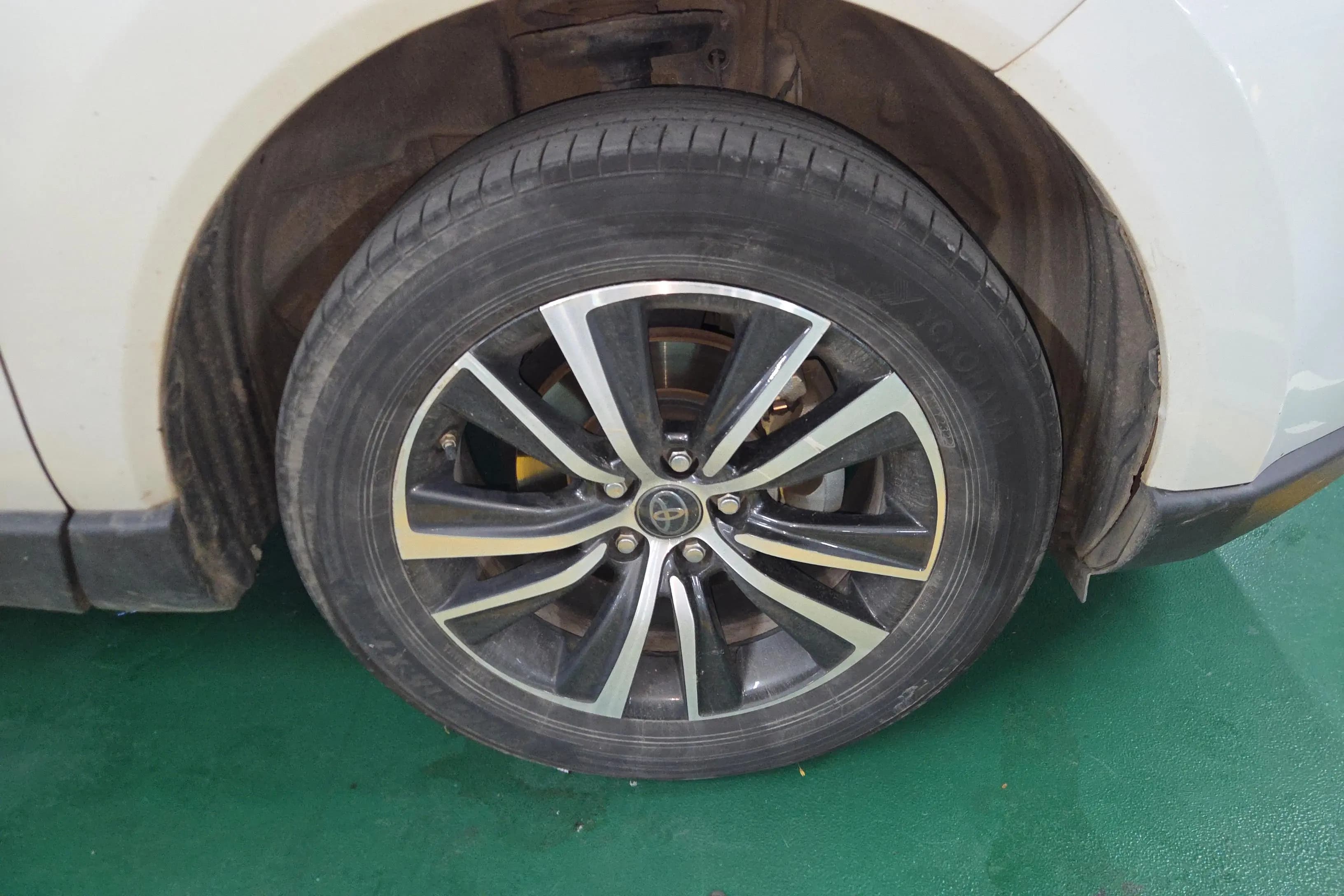 Toyota Harrier 2022 г. 33212 км. — фото 4