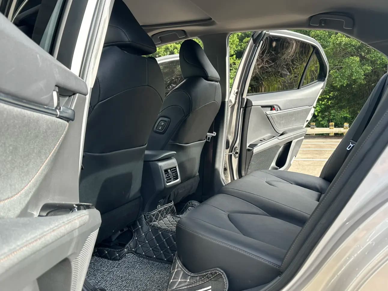 Toyota Camry 2022 г. 48047 км. — фото 14