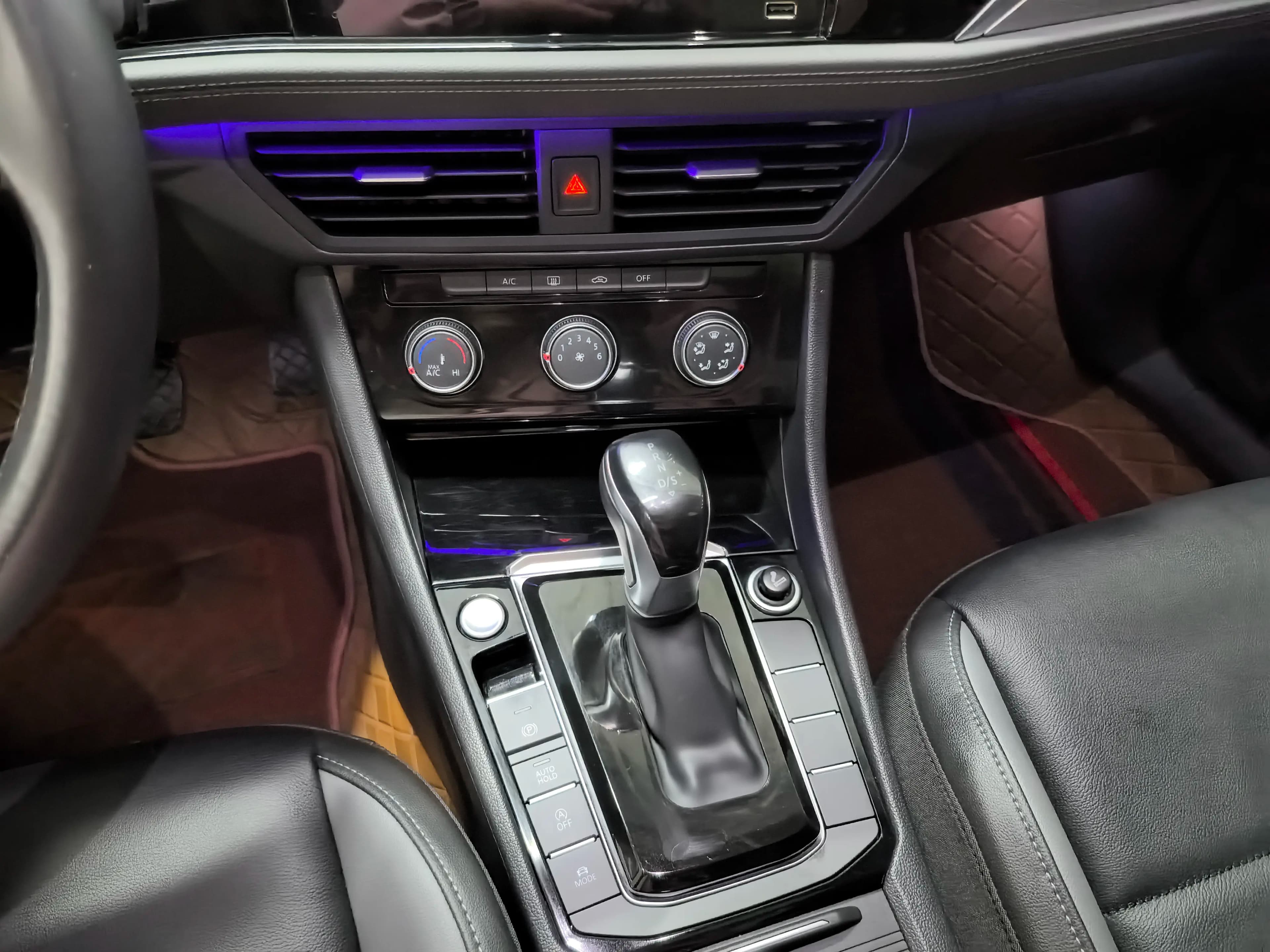 Volkswagen Sagitar 2021 г. 41116 км. — фото 10