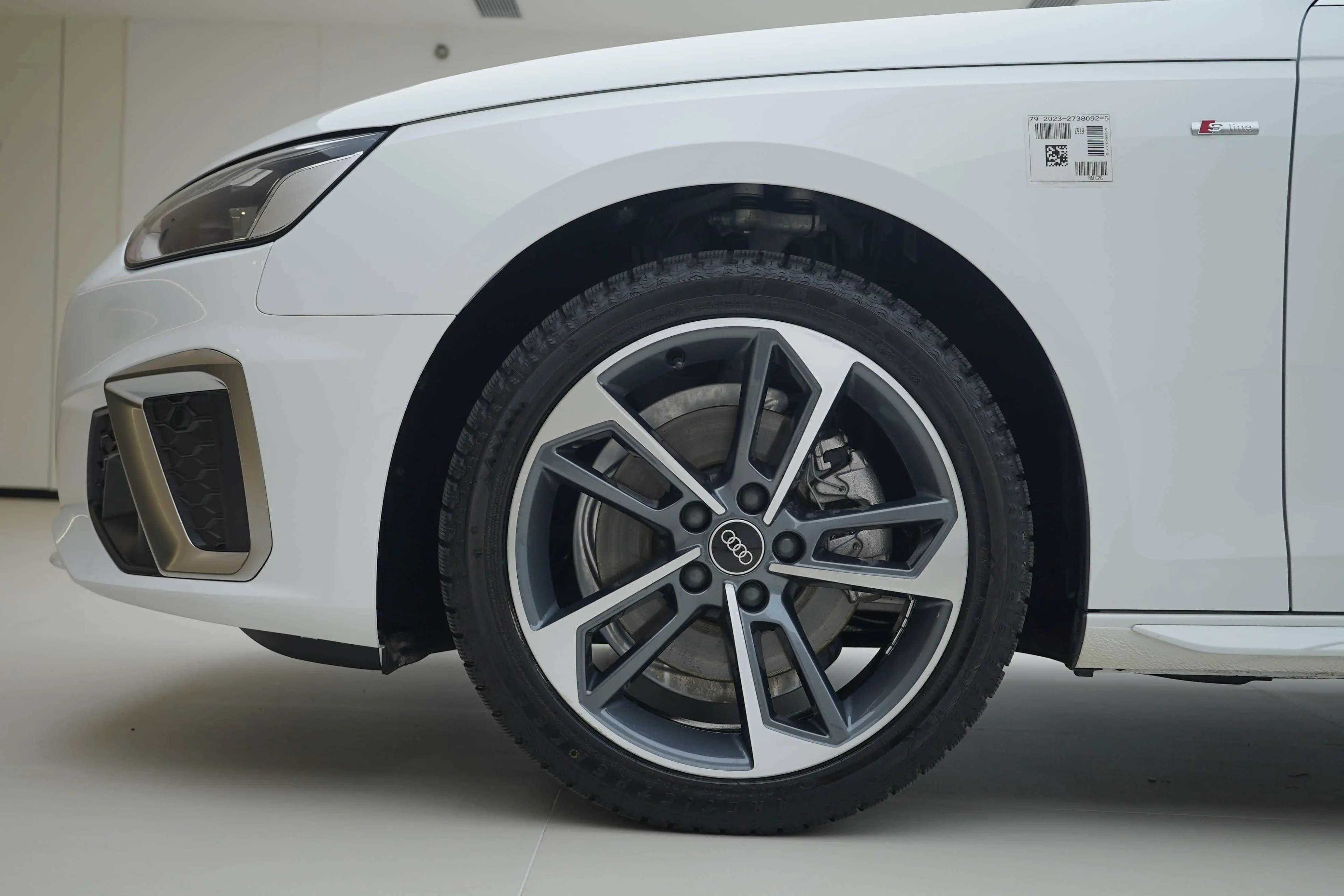 Audi A4L 2023 г. 25092 км. — фото 9
