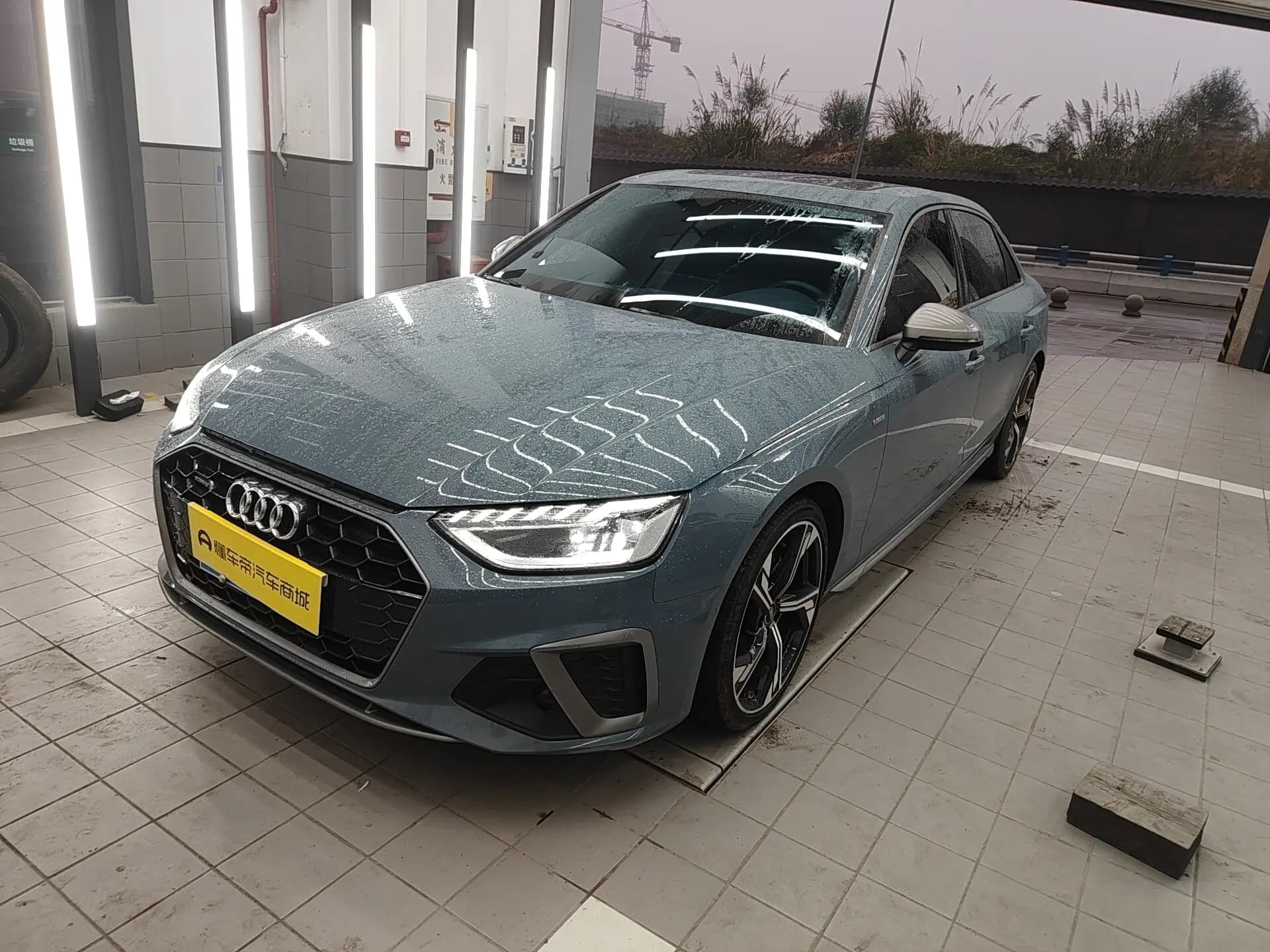 Audi A4L 2022 г. 35294 км.