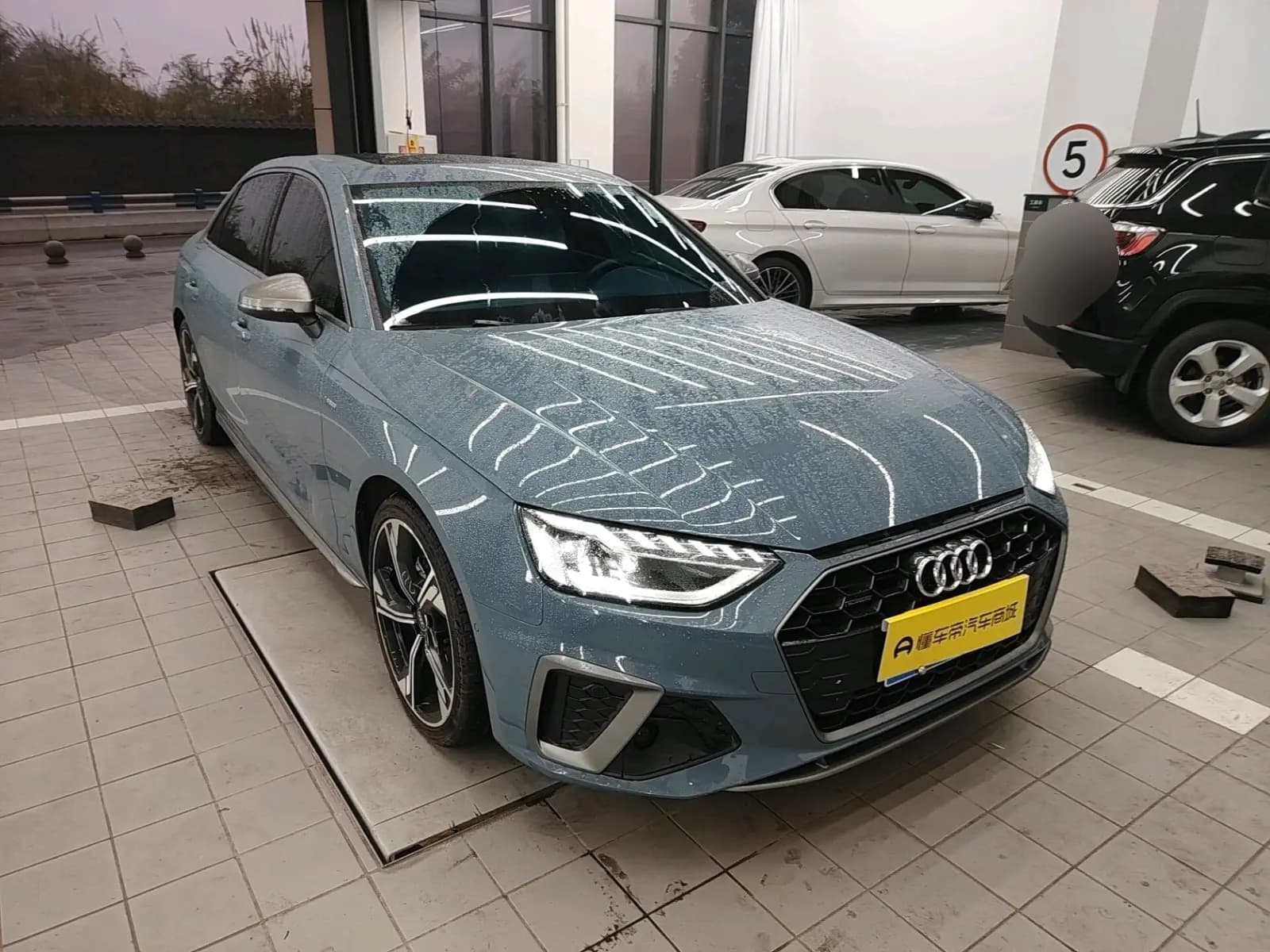 Audi A4L 2022 г. 35294 км. — фото 3