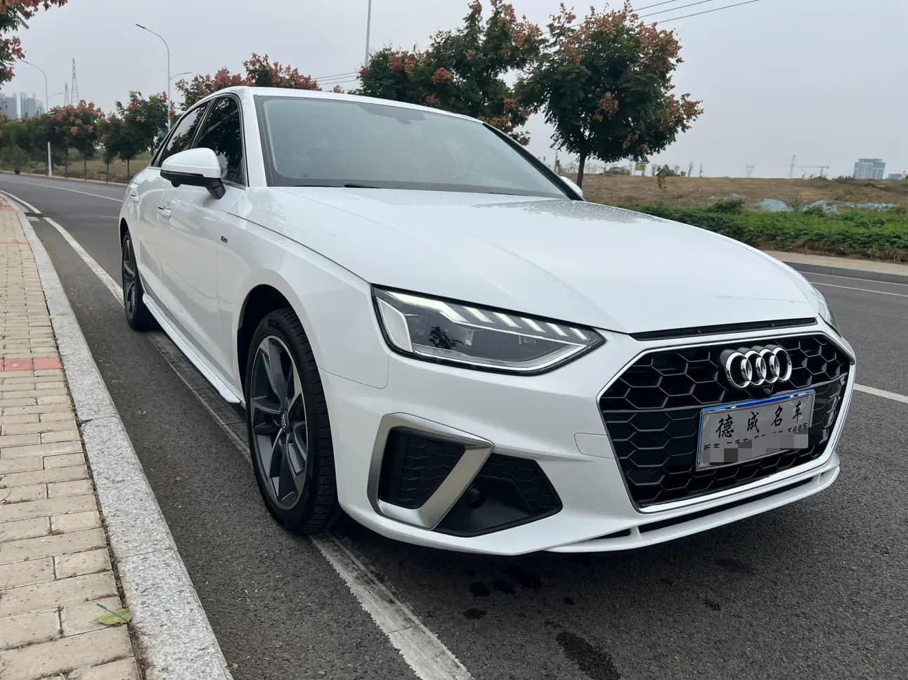 Audi A4L 2021 г. 48101 км. — фото 2