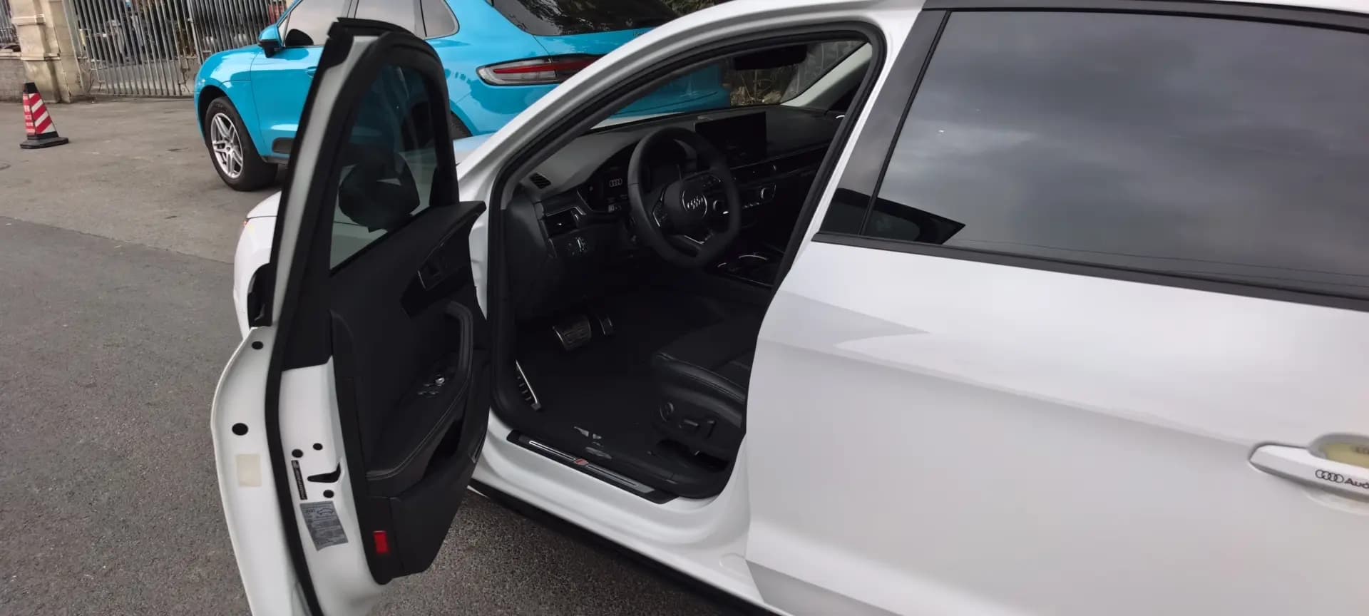 Audi A4L 2023 г. 45303 км. — фото 11