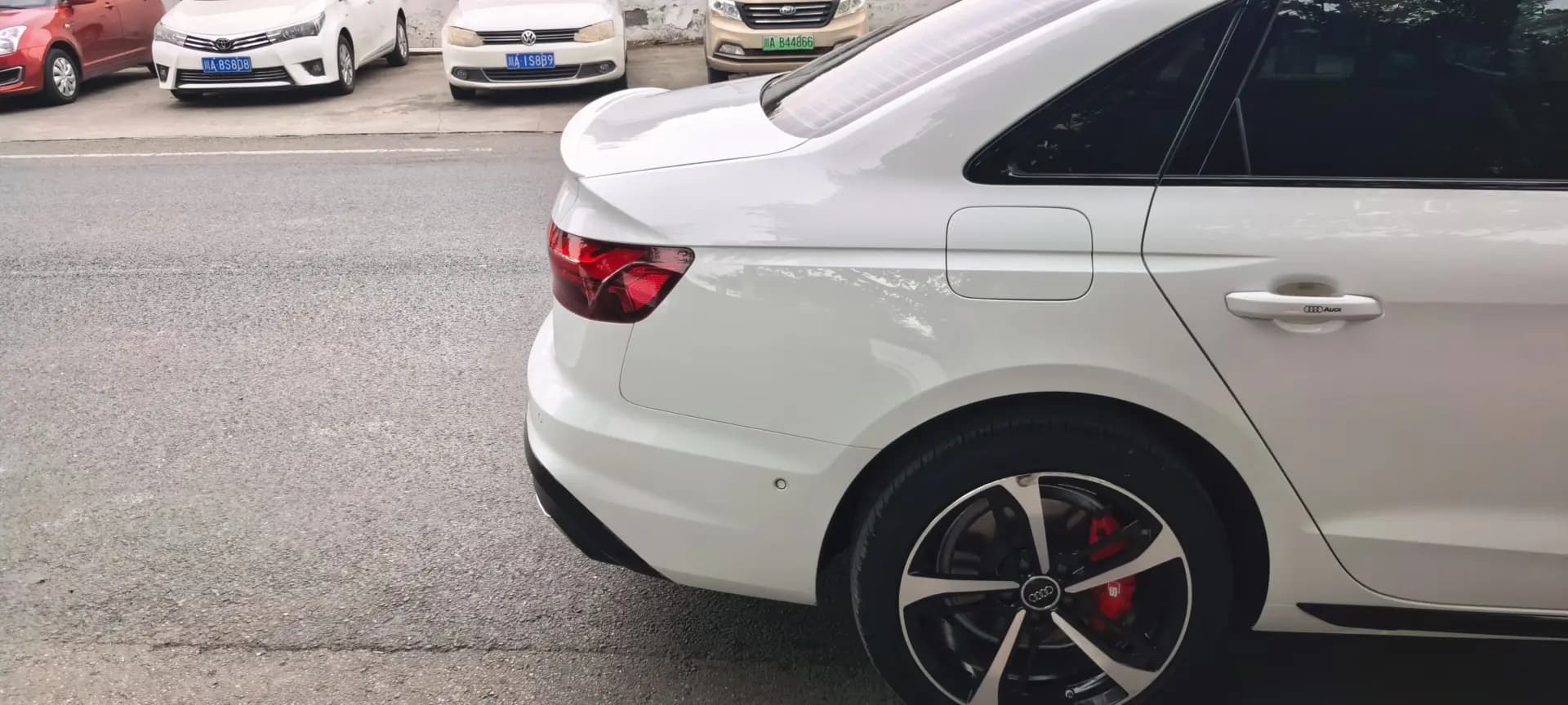 Audi A4L 2023 г. 45303 км. — фото 8
