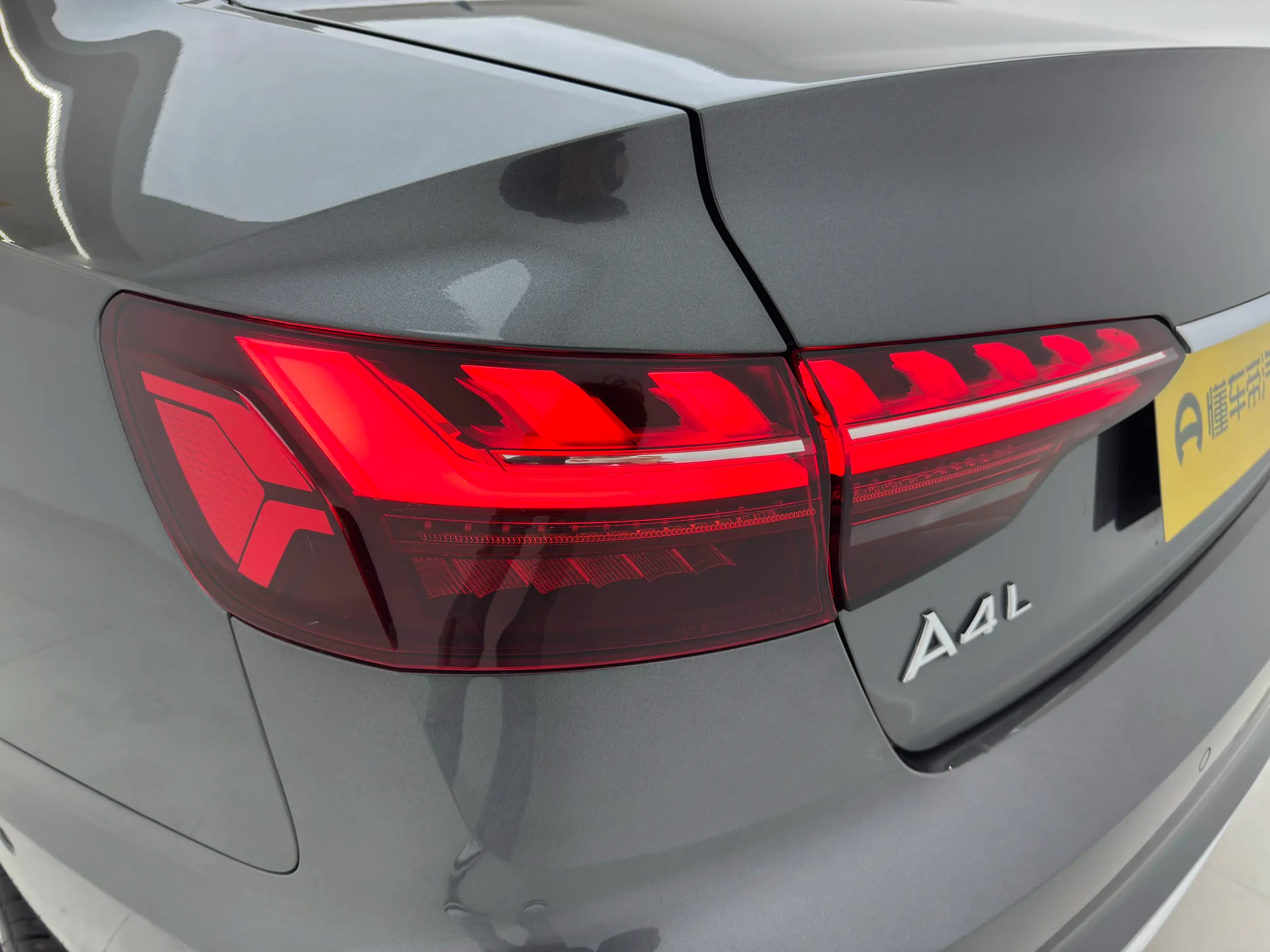 Audi A4L 2022 г. 74064 км. — фото 13