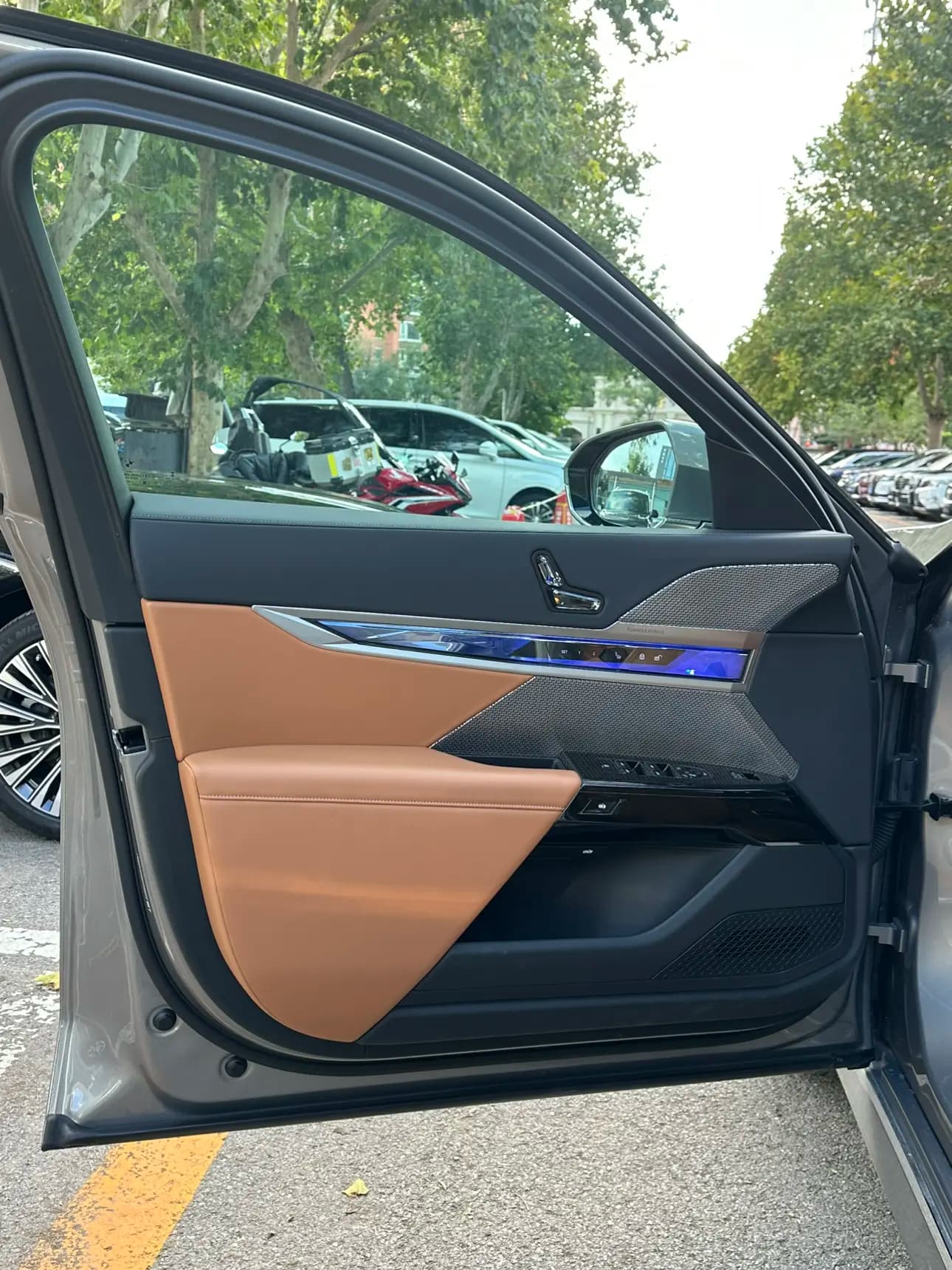 BMW 7 Series 2023 г. 8095 км. — фото 11