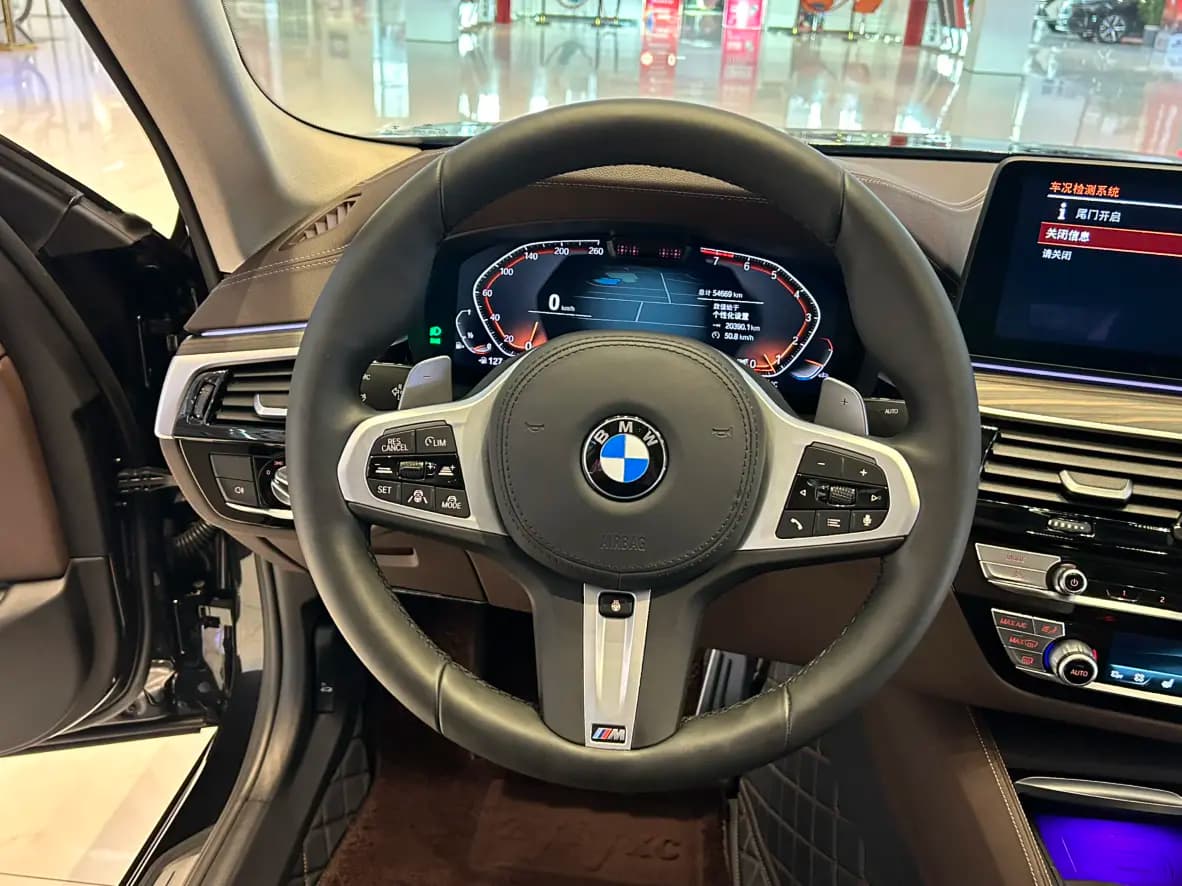 BMW 5 Series 2022 г. 54038 км. — фото 17