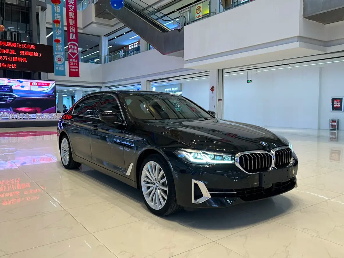 BMW 5 Series 2022 г. 54038 км. — фото 3