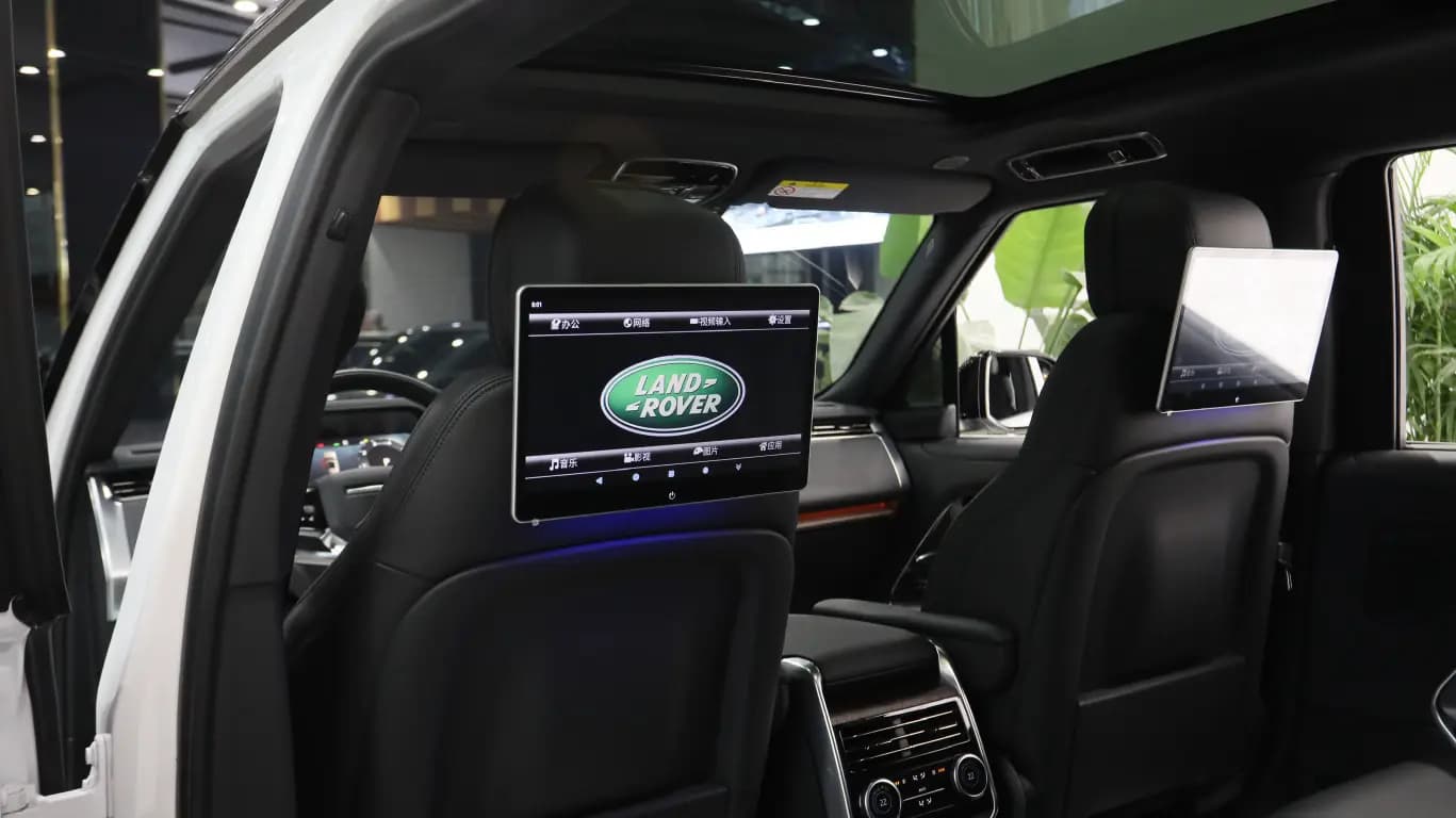 Land Rover Range rover 2023 г. 7126 км. — фото 18