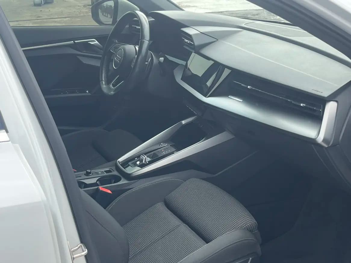 Audi A3 2022 г. 92053 км. — фото 8