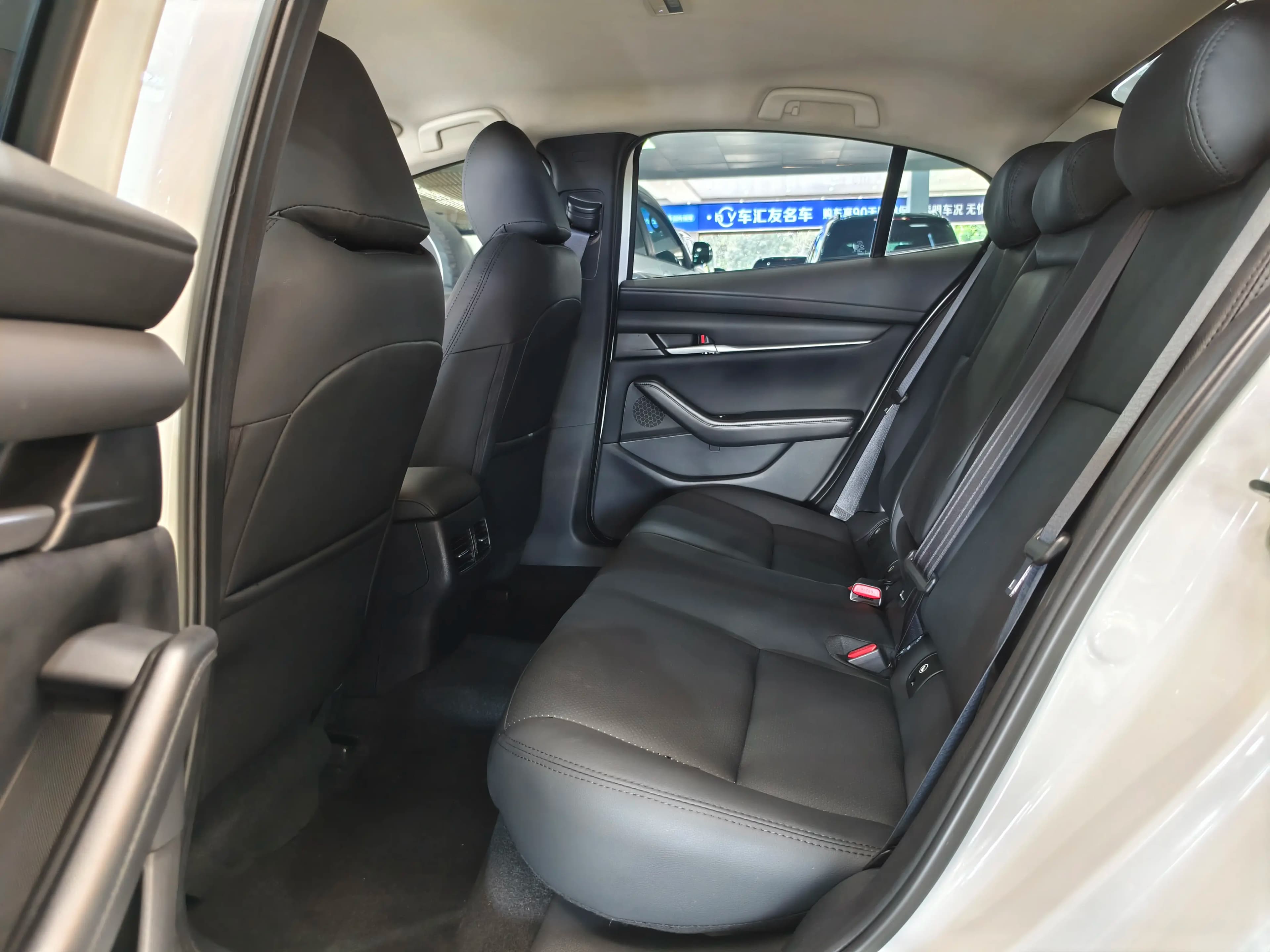 Mazda Axela 2023 г. 79005 км. — фото 15