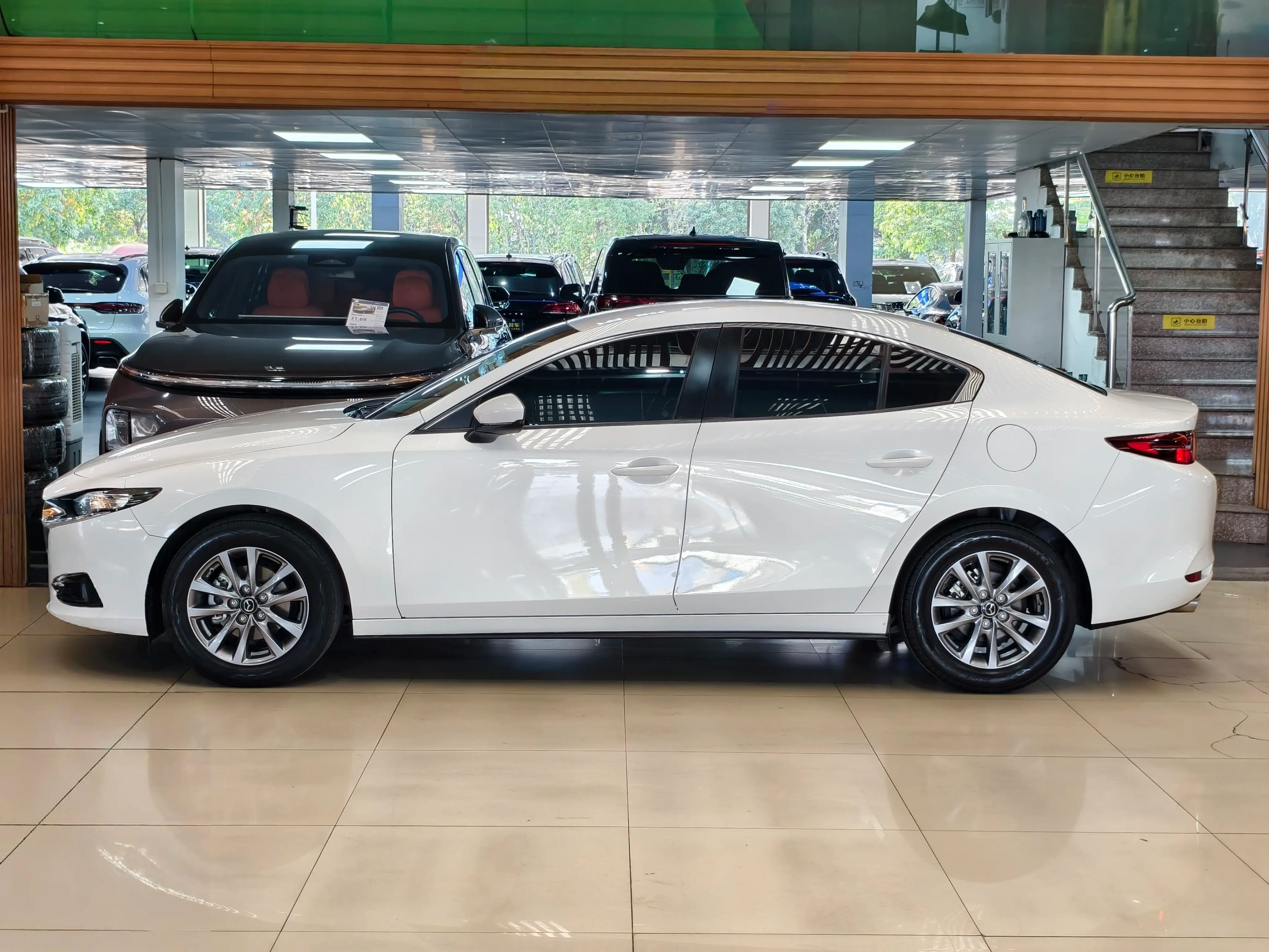 Mazda Axela 2023 г. 79005 км. — фото 3