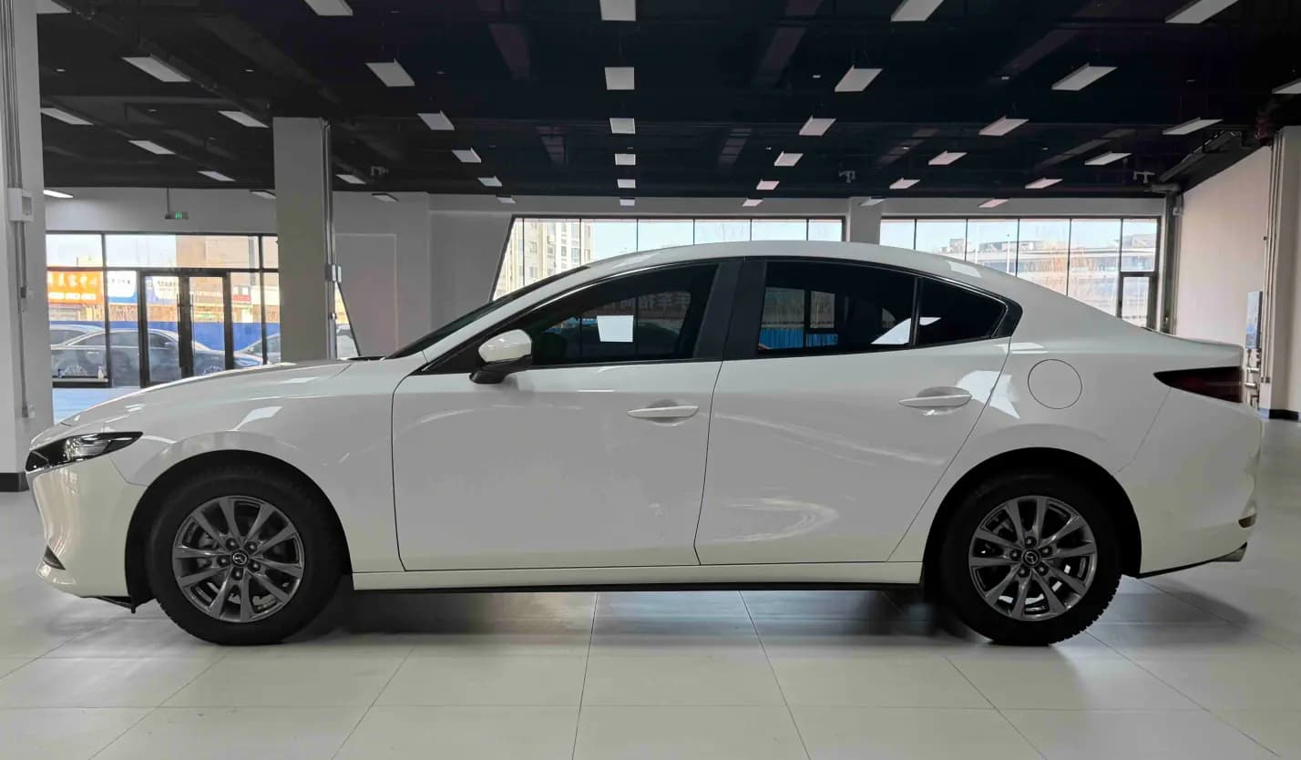 Mazda Axela 2021 г. 17075 км. — фото 4