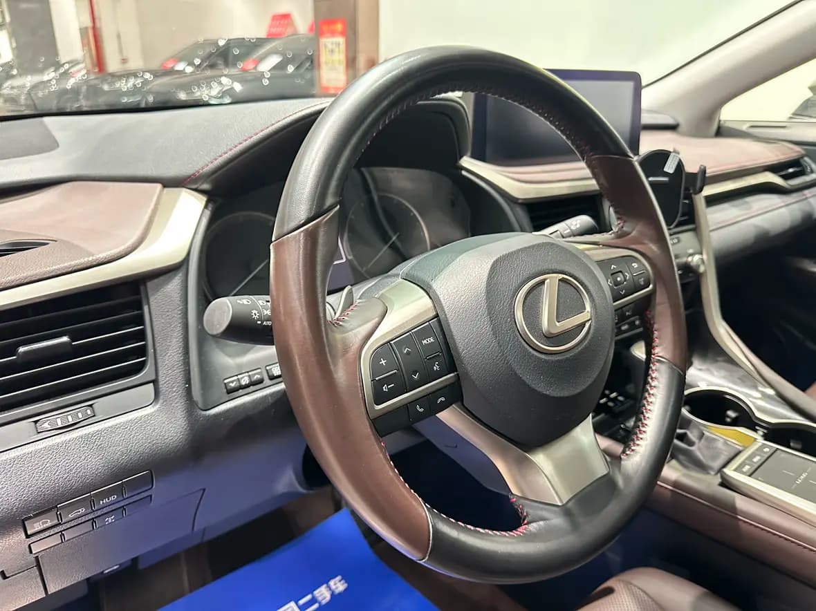 Lexus RX 2021 г. 49083 км. — фото 13
