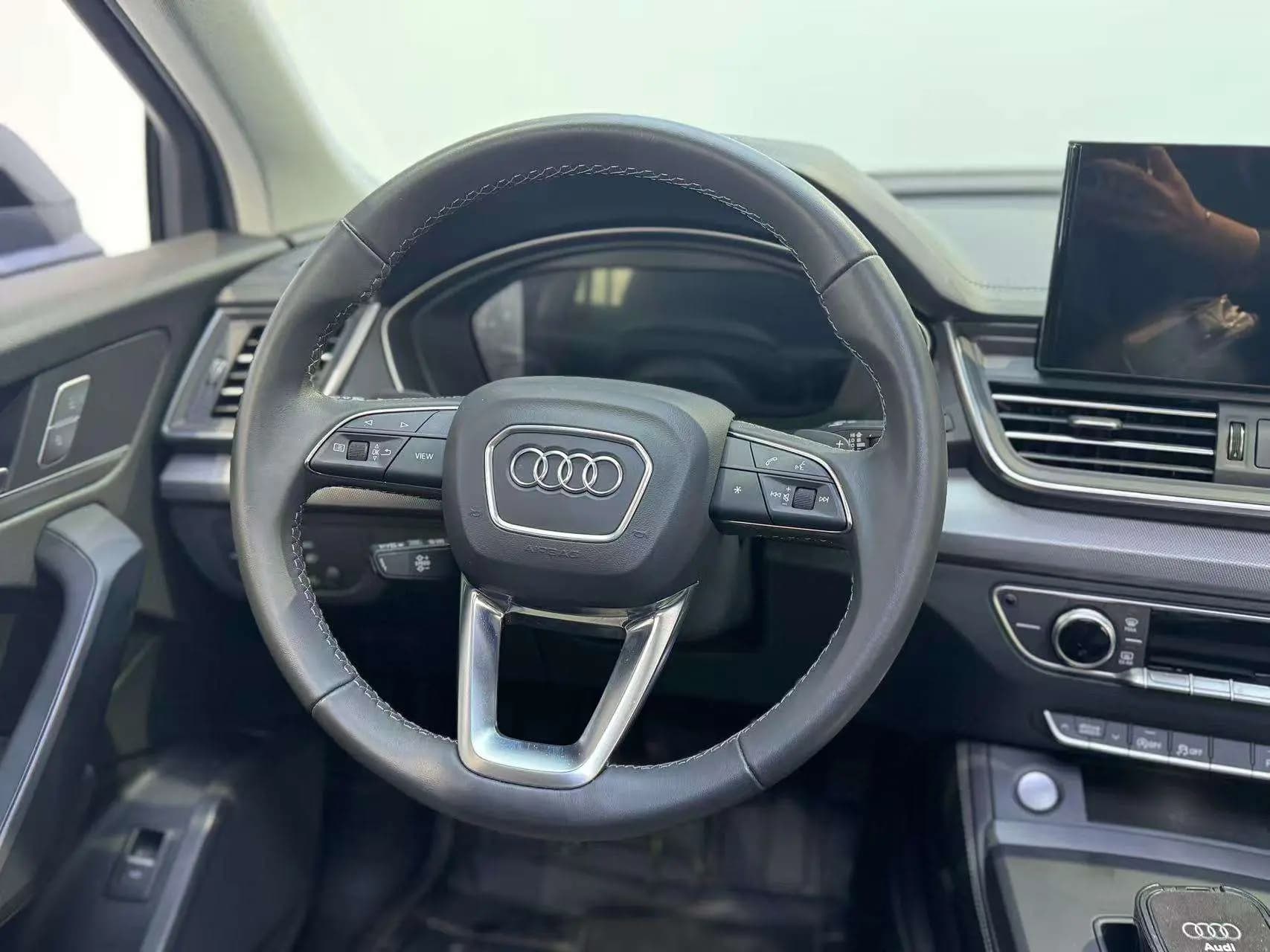 Audi Q5L 2023 г. 34072 км. — фото 13