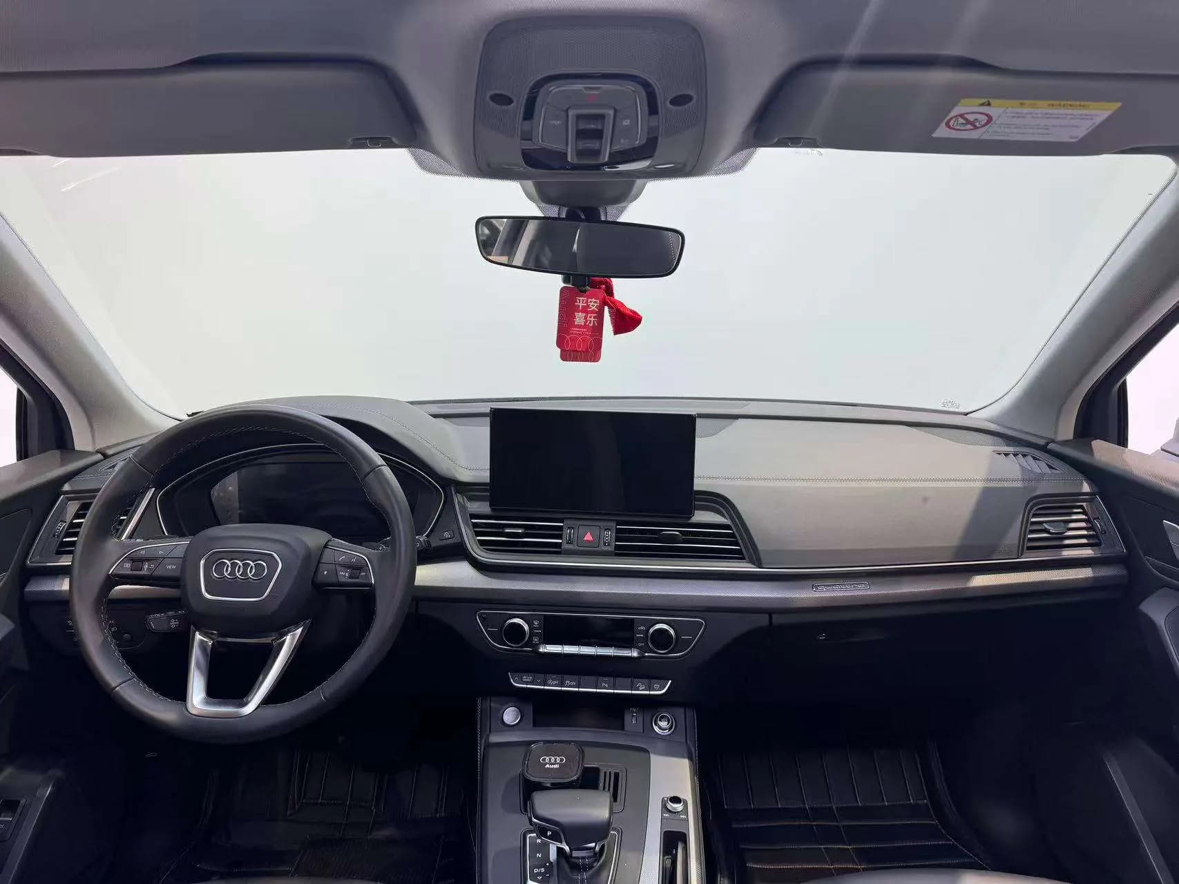 Audi Q5L 2023 г. 34072 км. — фото 10