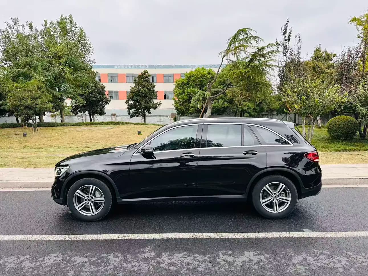 Mercedes-Benz GLC 2022 г. 52130 км. — фото 3