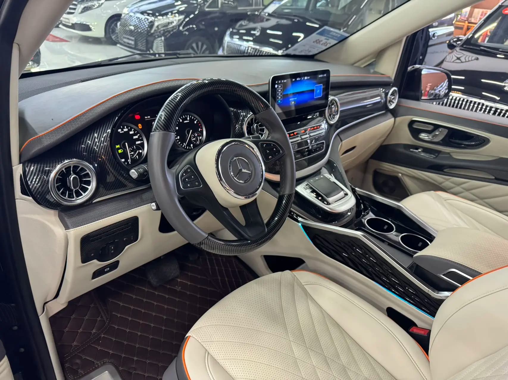 Mercedes-Benz Vito 2023 г. 47600 км. — фото 11
