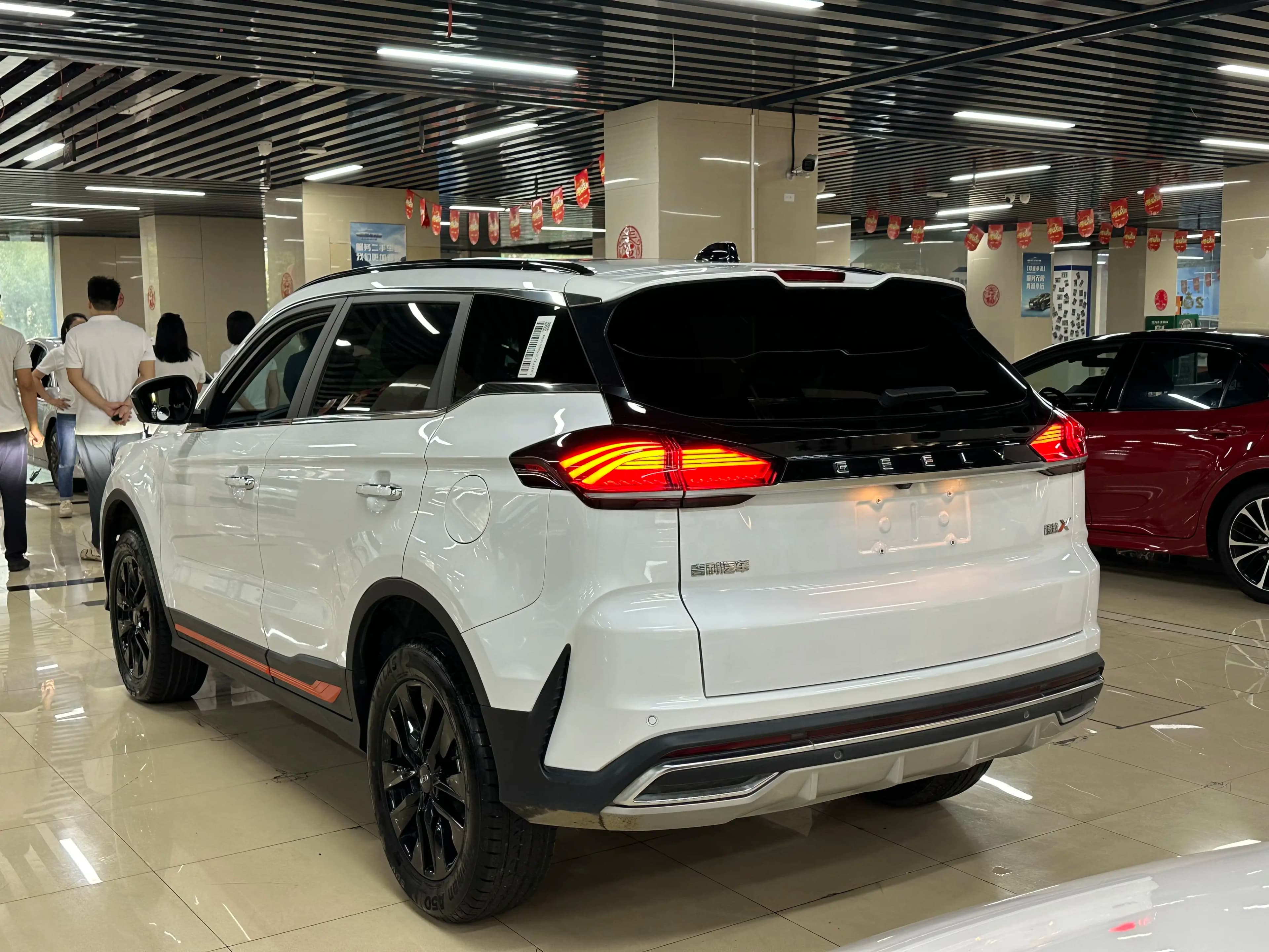 Geely Atlas 2023 г. 26019 км. — фото 3