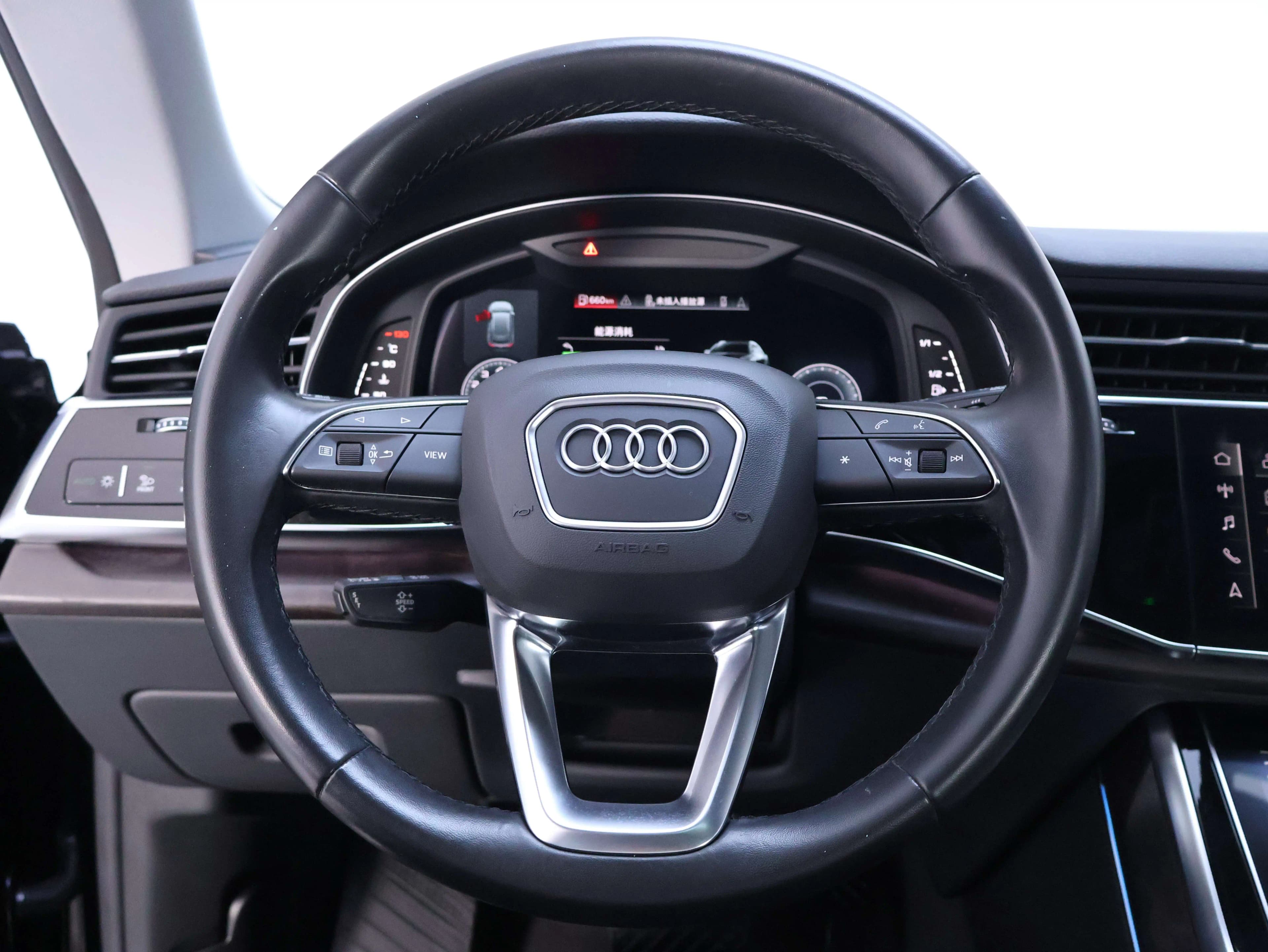 Audi Q8 2023 г. 27942 км. — фото 17